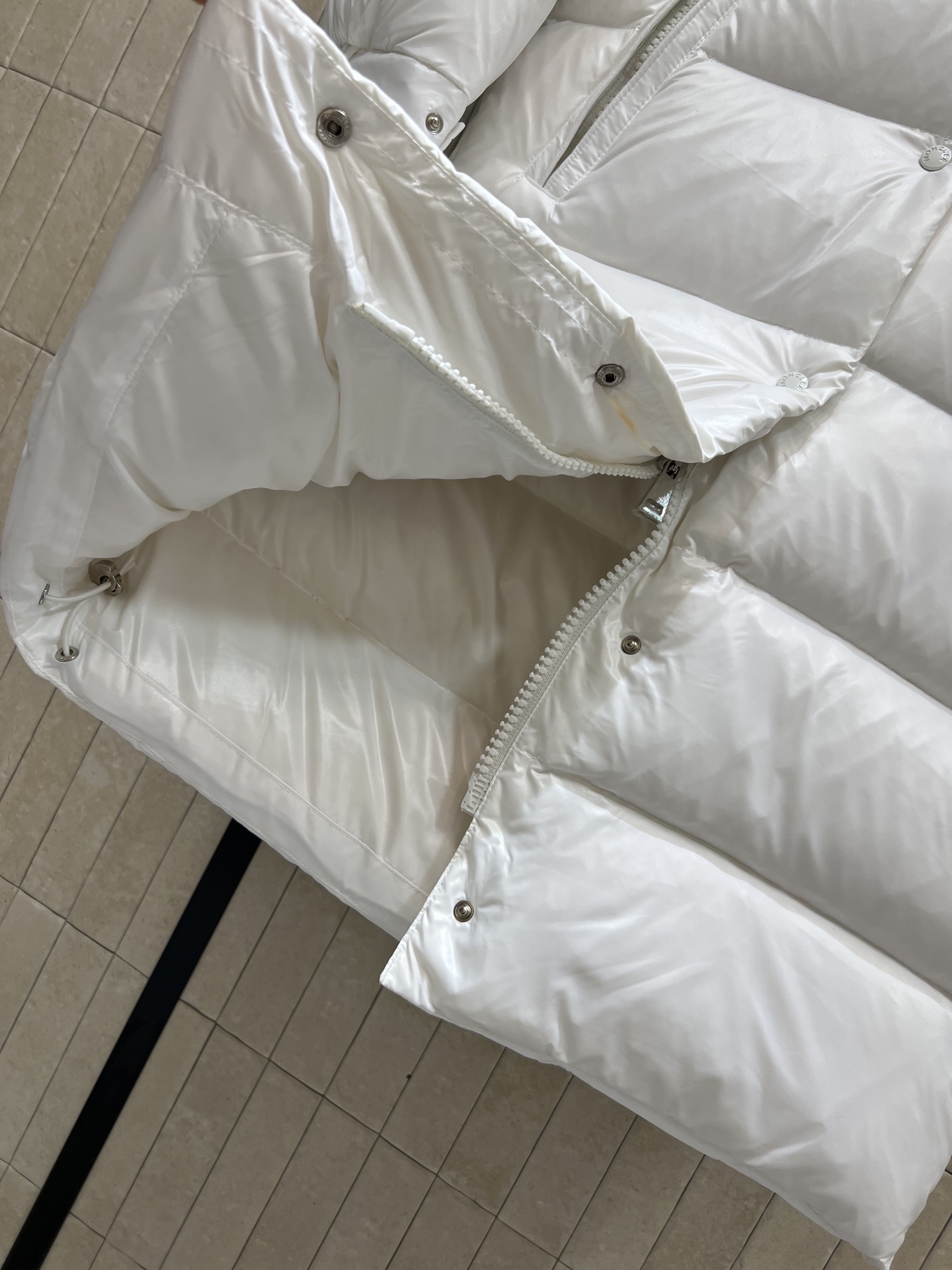 蒙口 25秋冬新款 连帽立领长款羽绒服 面料高级有质感 高领设计防风 大帽子可拆卸 保暖更全面 蚕形版型