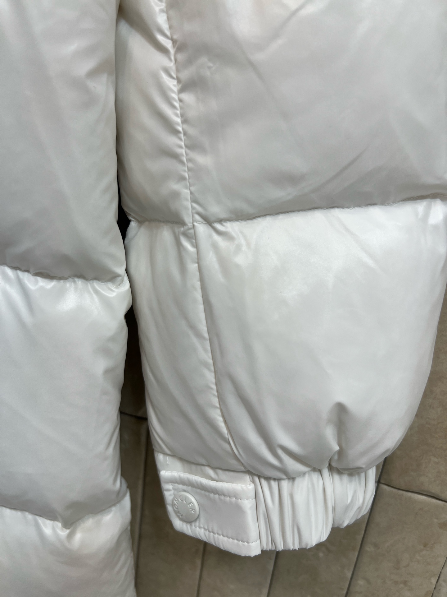 蒙口 25秋冬新款 连帽立领长款羽绒服 面料高级有质感 高领设计防风 大帽子可拆卸 保暖更全面 蚕形版型