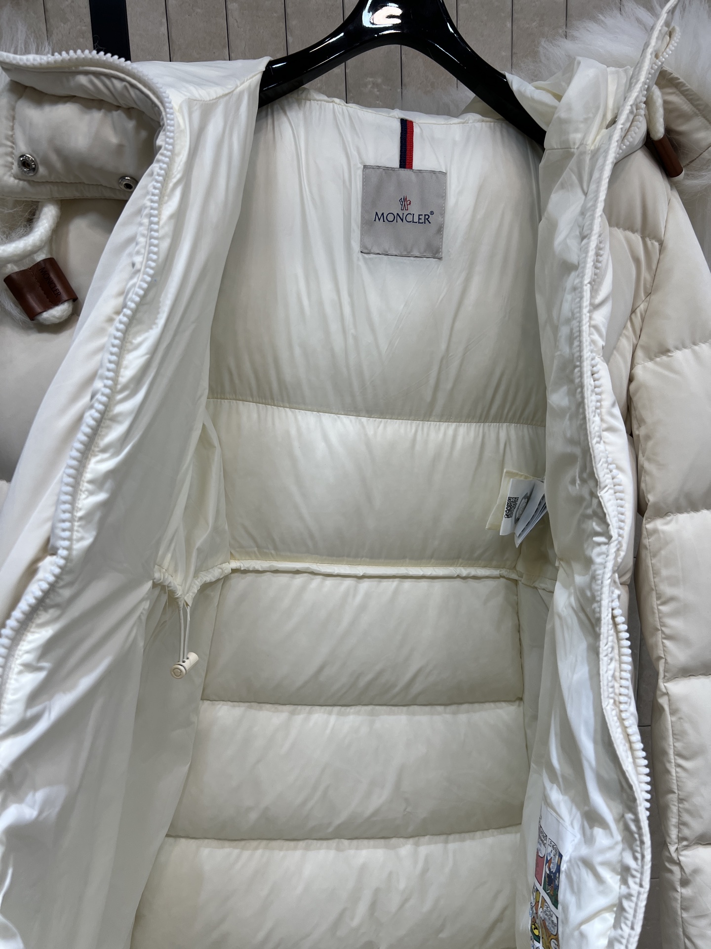 M家 25秋冬新款 大毛领连帽长款羽绒服 羽绒服中的经典爆款 冬季必备 定制的可拆卸大毛领 连帽中长款羽