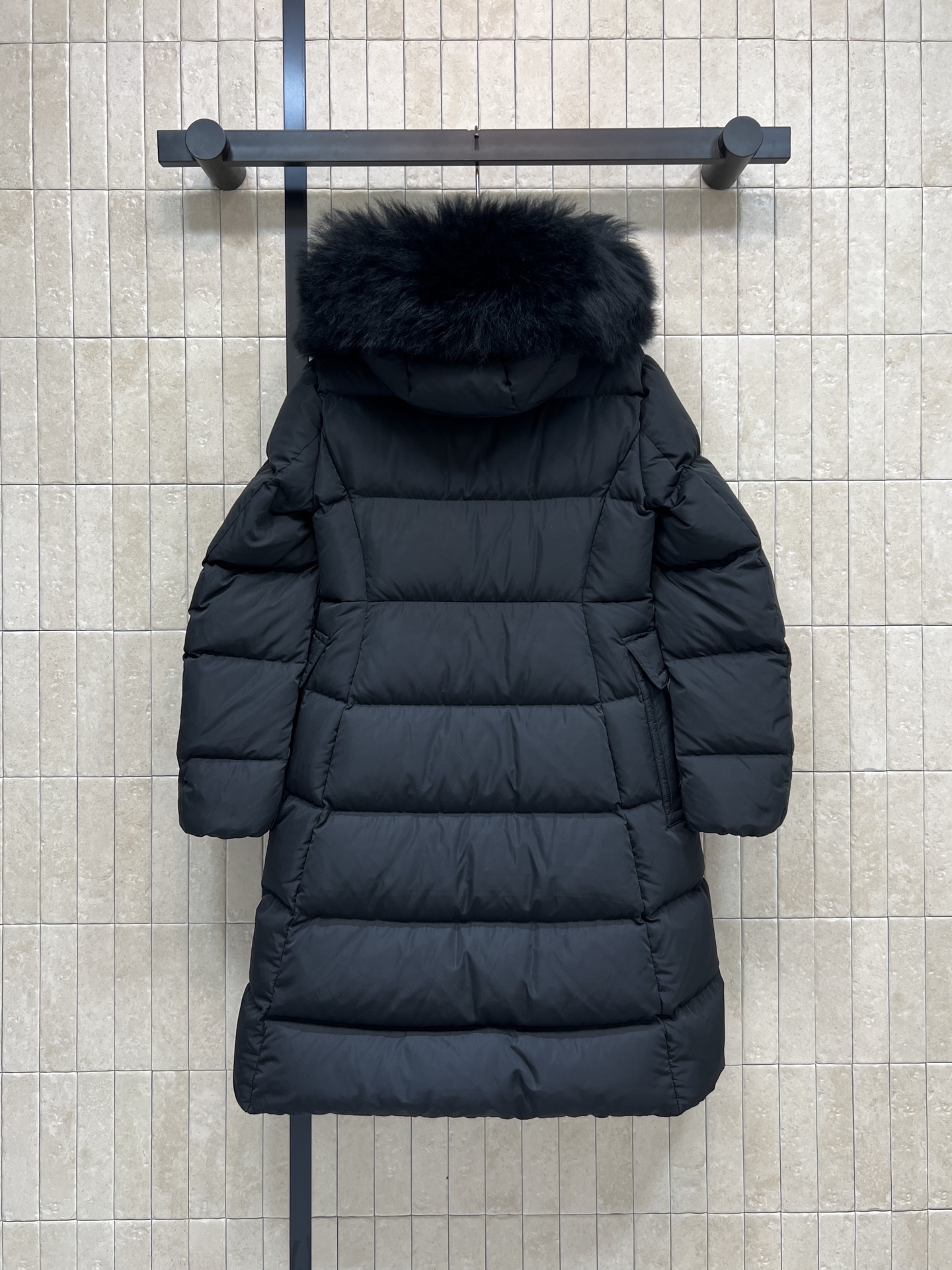 M家 25秋冬新款 大毛领连帽长款羽绒服 羽绒服中的经典爆款 冬季必备 定制的可拆卸大毛领 连帽中长款羽