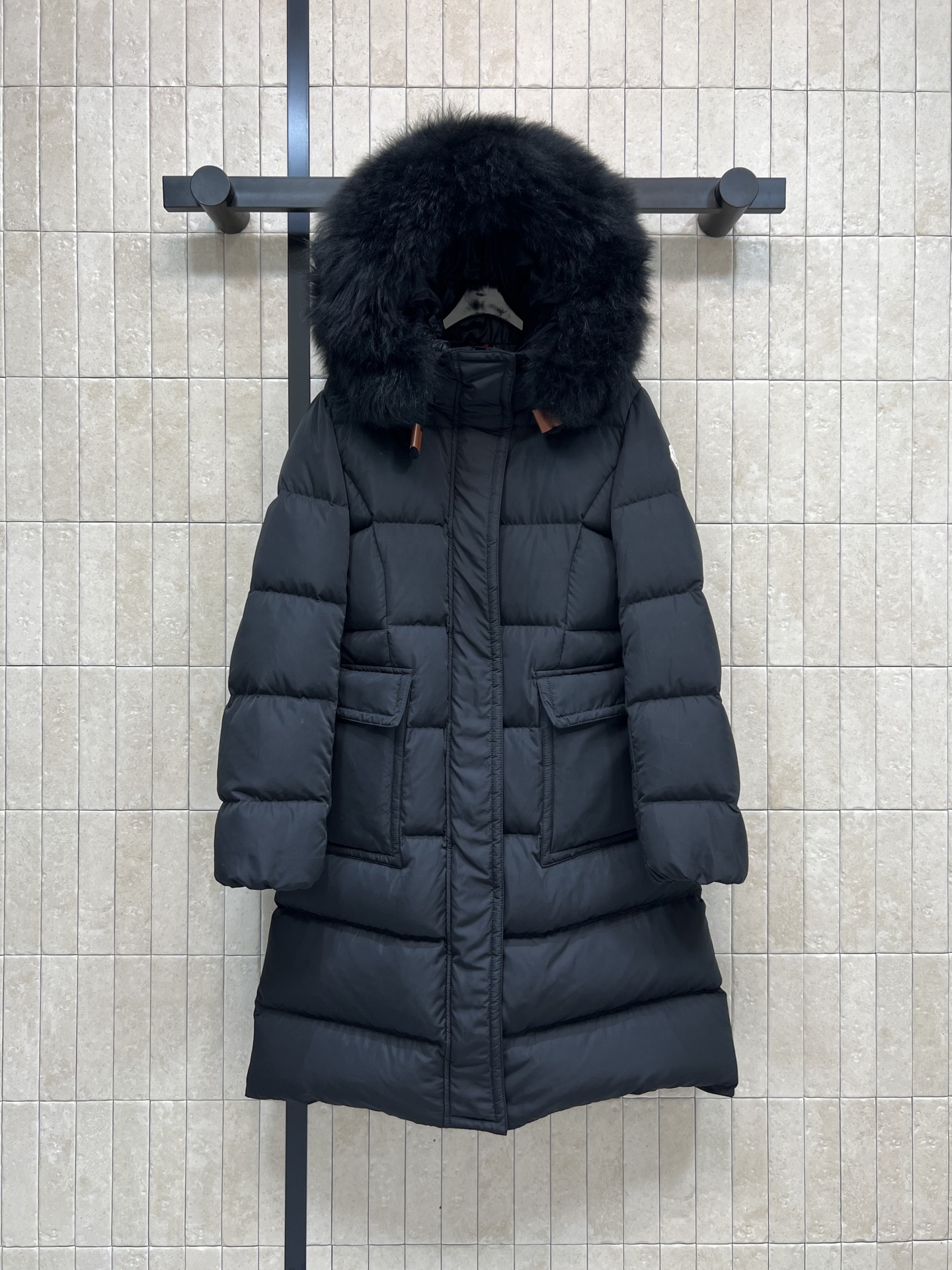 M家 25秋冬新款 大毛领连帽长款羽绒服 羽绒服中的经典爆款 冬季必备 定制的可拆卸大毛领 连帽中长款羽