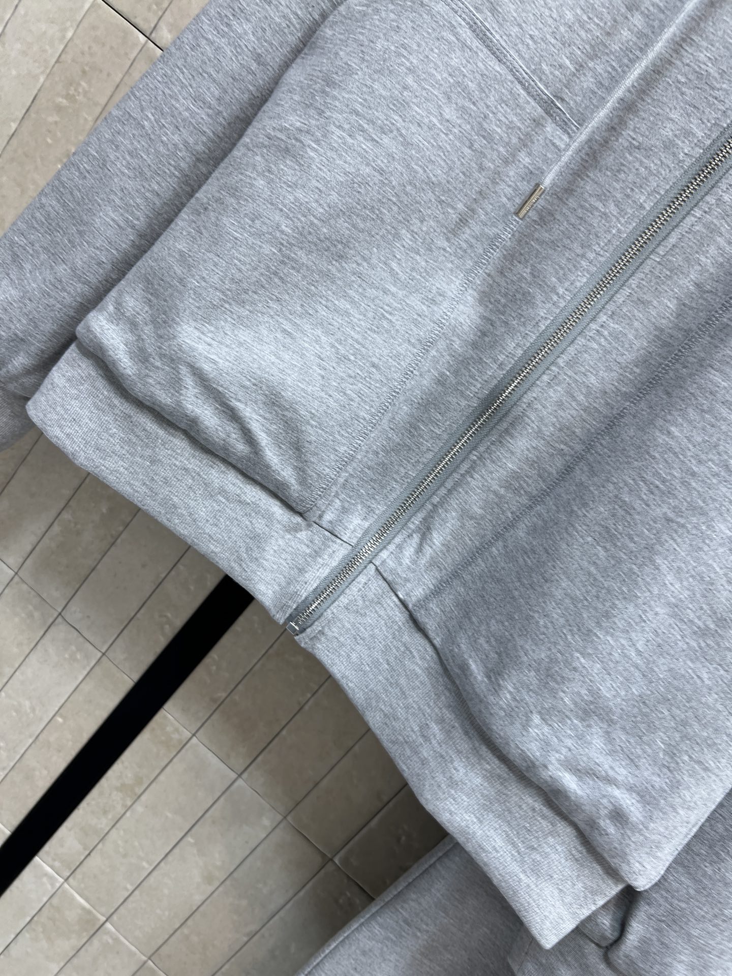 PD家 25秋冬新款 双面穿连帽外套+高腰束脚裤 运动套装 简约设计+三角徽标，低调又高级 连帽卫衣版型