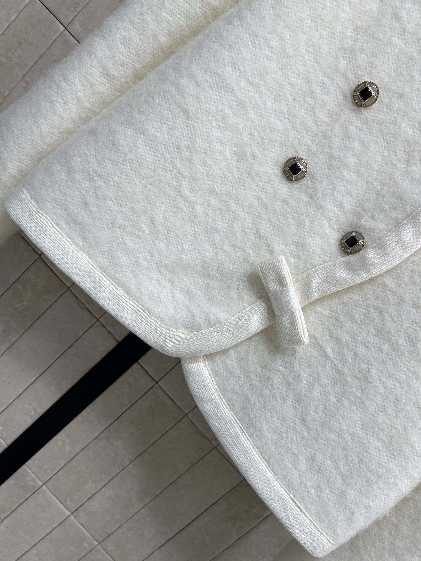 小香家 25秋冬新款 羊毛套装 圆领外套+高腰短裙 名媛又少女的日常 双排扣+金属纽扣点缀 简约又精致 