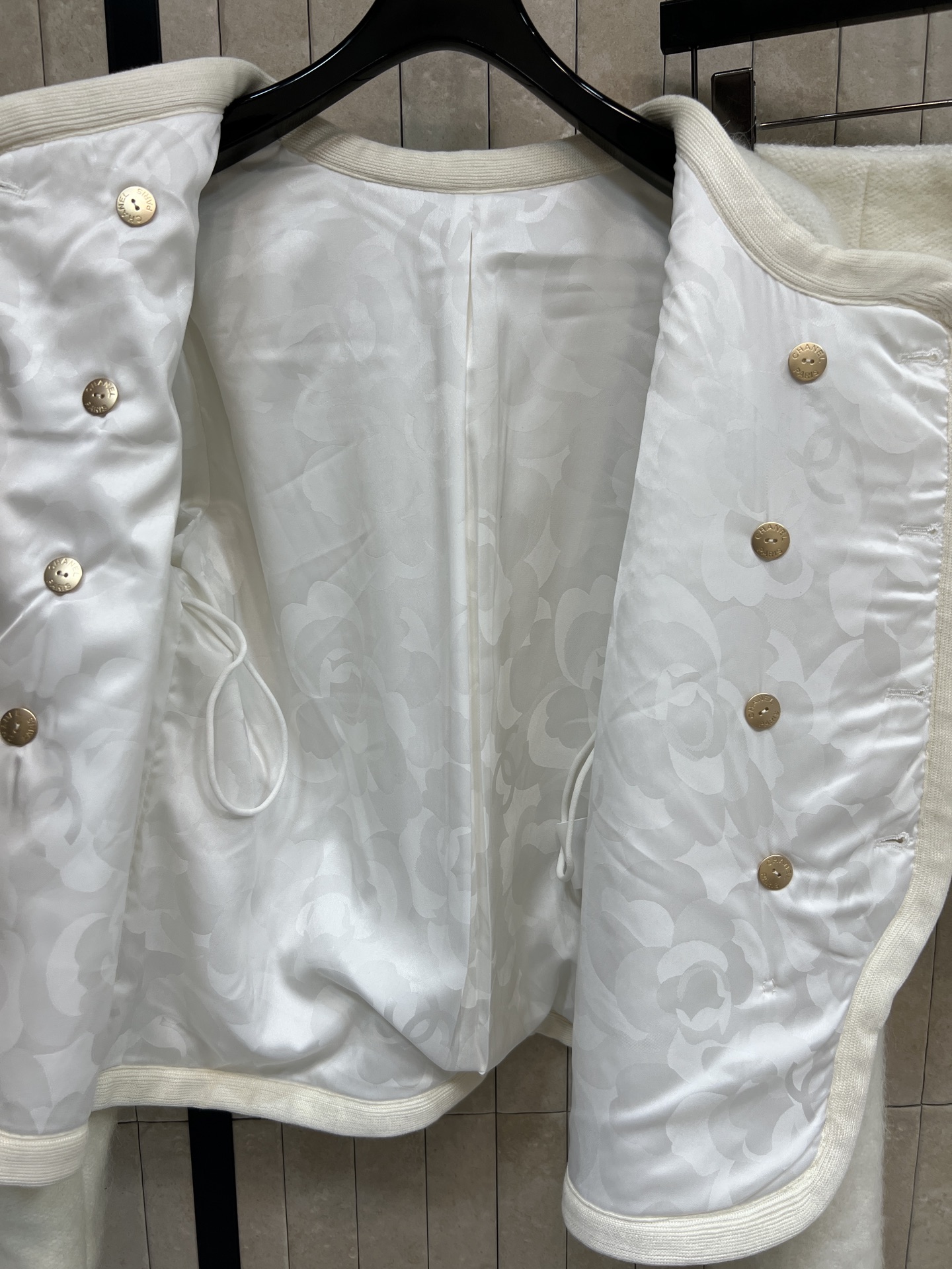 小香家 25秋冬新款 羊毛套装 圆领外套+高腰短裙 名媛又少女的日常 双排扣+金属纽扣点缀 简约又精致 