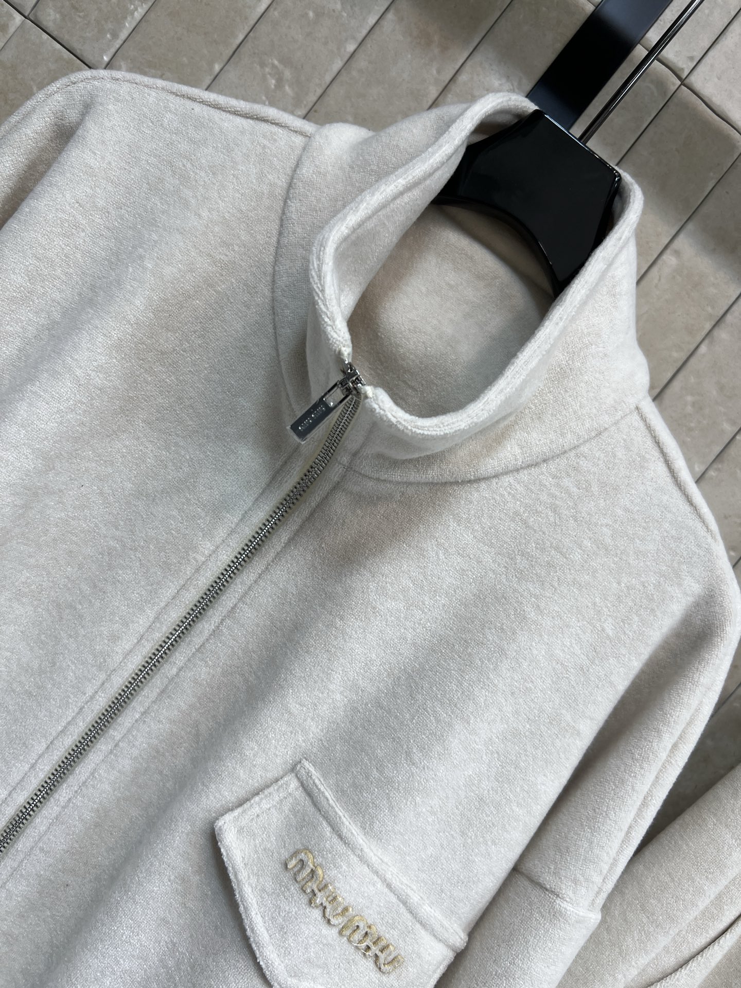 MIU家 25秋冬新款 毛呢运动套装 立领拉链外套 +高腰直筒裤 休闲运动风套装 毫不费力的穿出时尚慵懒