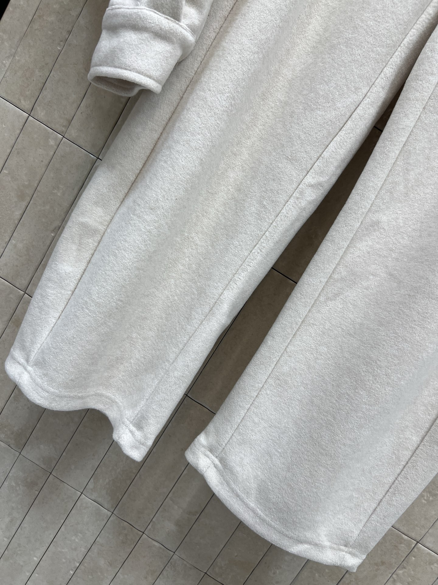 MIU家 25秋冬新款 毛呢运动套装 立领拉链外套 +高腰直筒裤 休闲运动风套装 毫不费力的穿出时尚慵懒