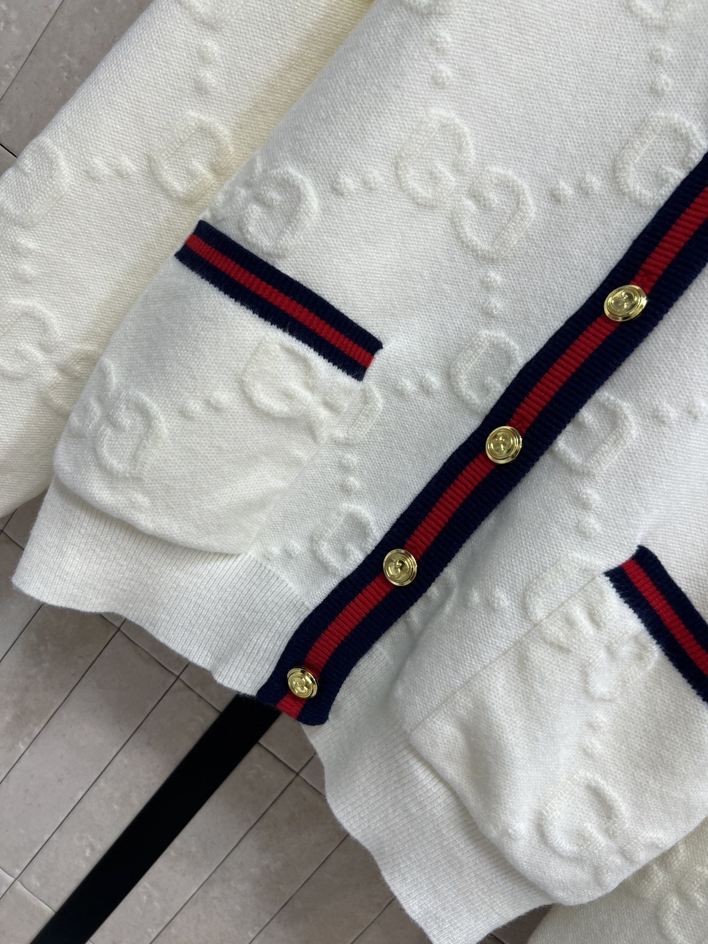 G家 25秋冬新款 双G提花针织开衫 经典双G图案+红绿织带 品牌感满满！高品质羊毛混纺 柔软又保暖 秋