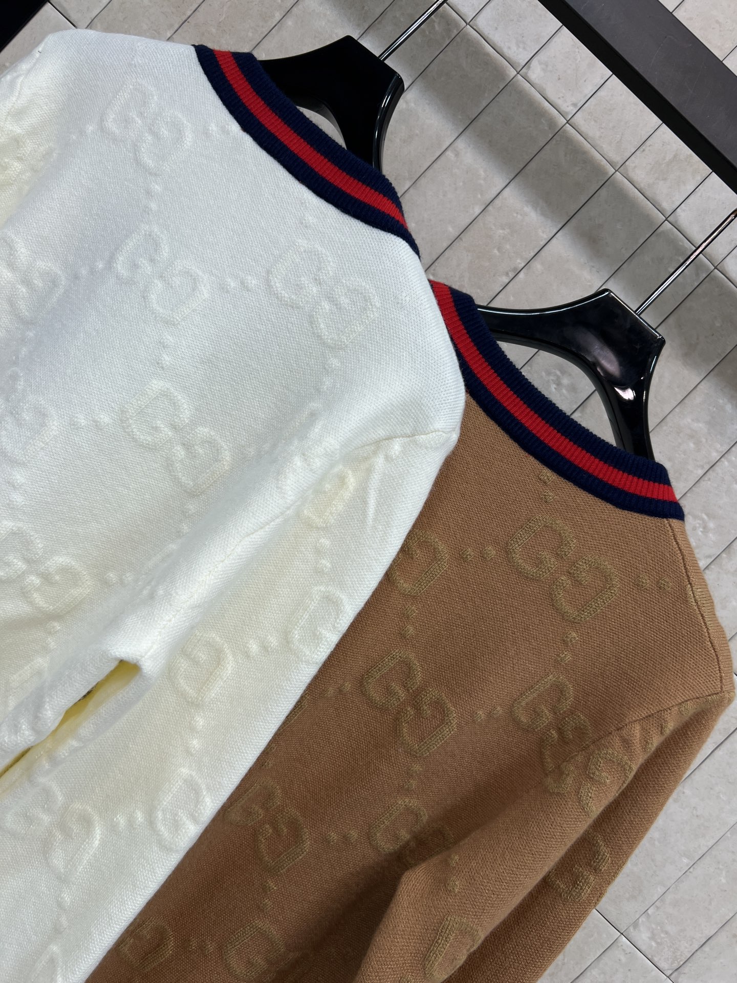 G家 25秋冬新款 双G提花针织开衫 经典双G图案+红绿织带 品牌感满满！高品质羊毛混纺 柔软又保暖 秋