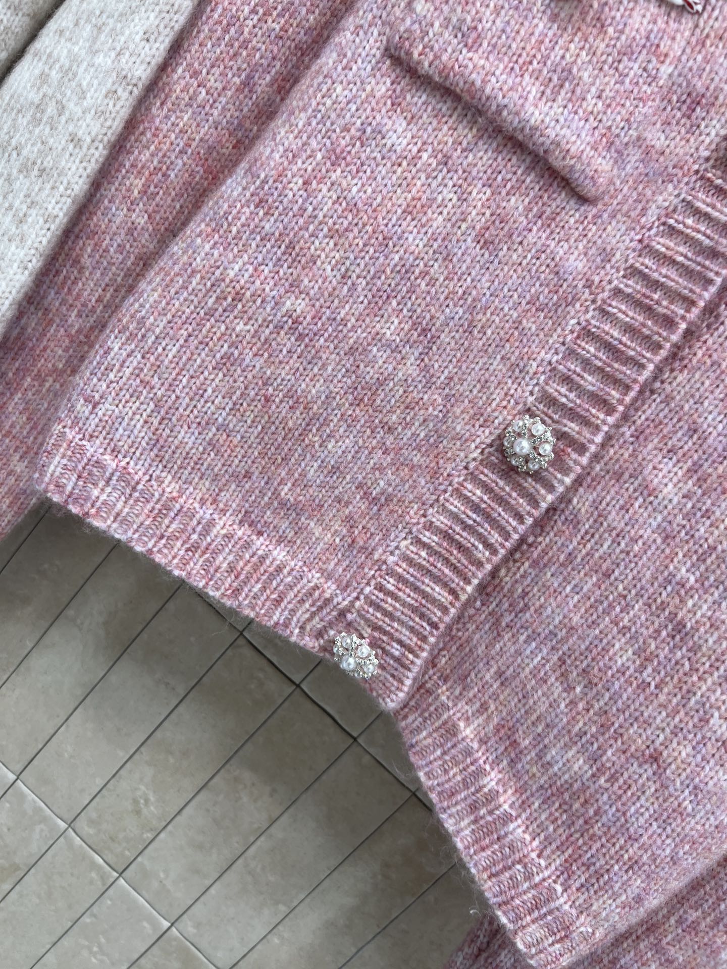 小香家 25秋冬新款 小香风针织毛衣外套 柔软材质超舒适 秋冬穿刚刚好！宽松短款设计 搭配高腰裤或裙子都