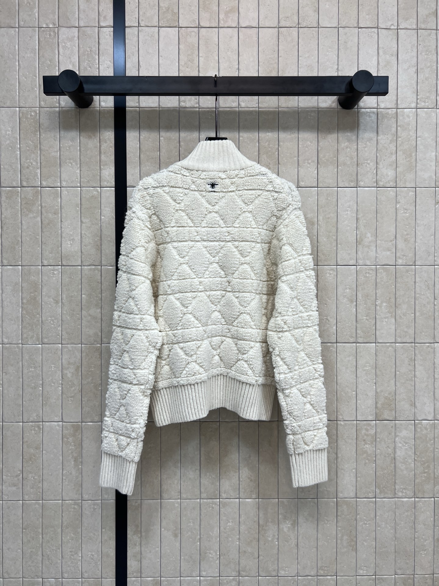 D家 25秋冬新款 格纹针织开衫 羊毛混纺材质 柔软又保暖 秋冬穿超合适！格纹+立领拉链设计 优雅又实用