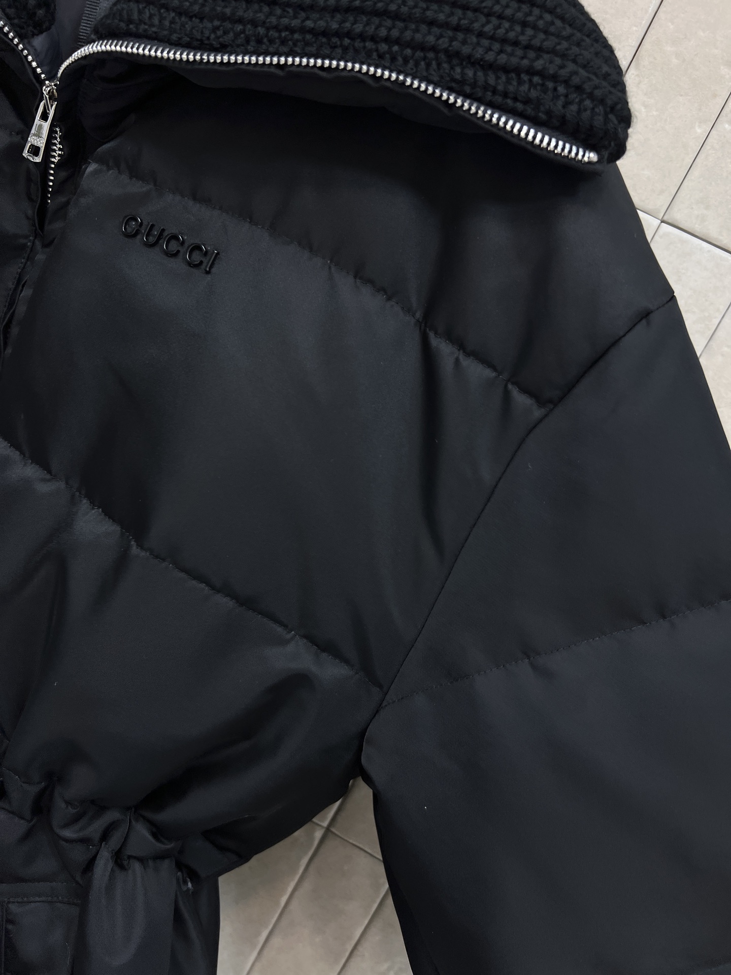 G家 25秋冬新款 针织领抽绳羽绒服 针织螺纹领设计超有运动感 细节满分！抽绳腰带可调节廓形 通勤约会都