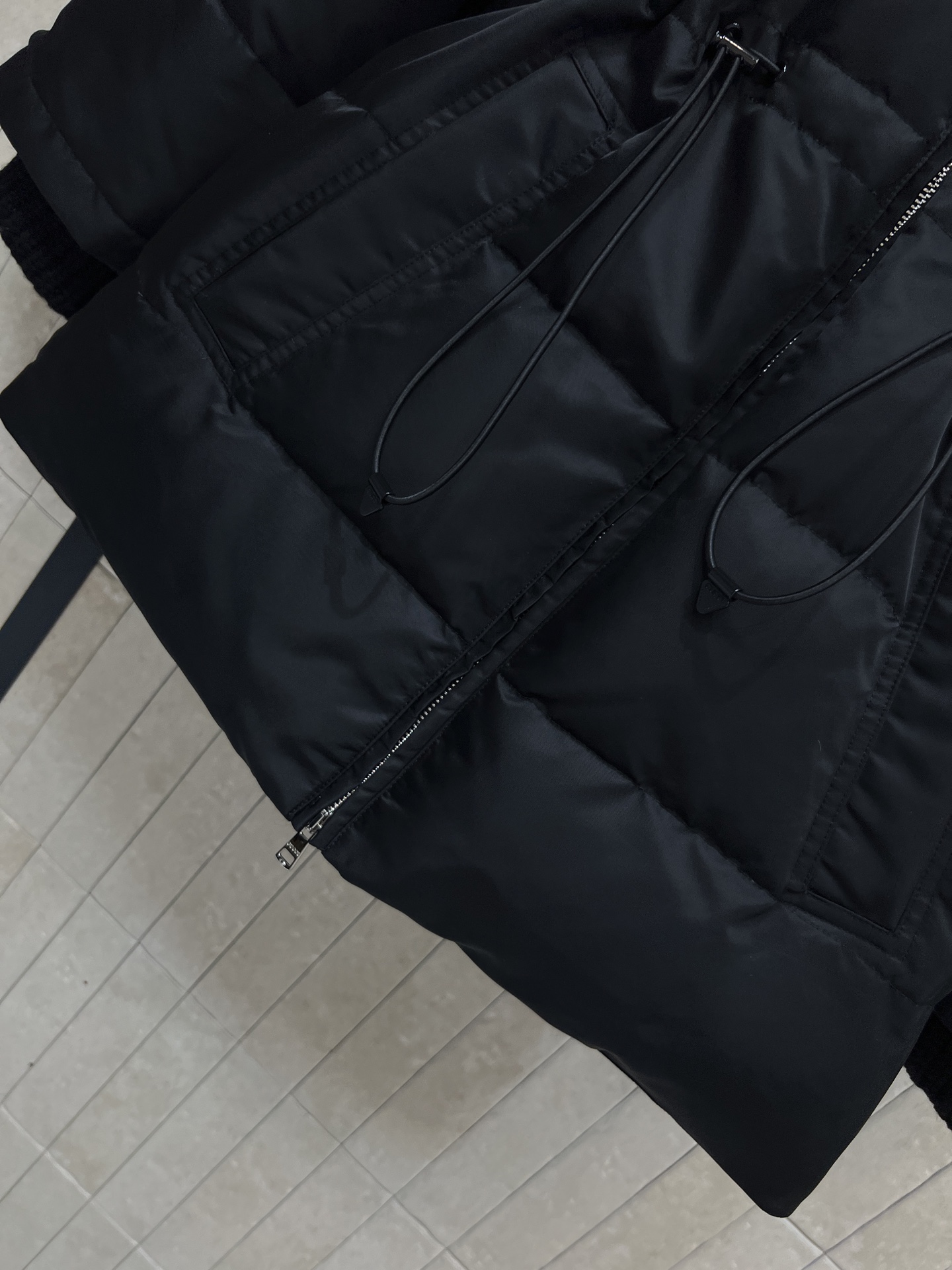 G家 25秋冬新款 针织领抽绳羽绒服 针织螺纹领设计超有运动感 细节满分！抽绳腰带可调节廓形 通勤约会都