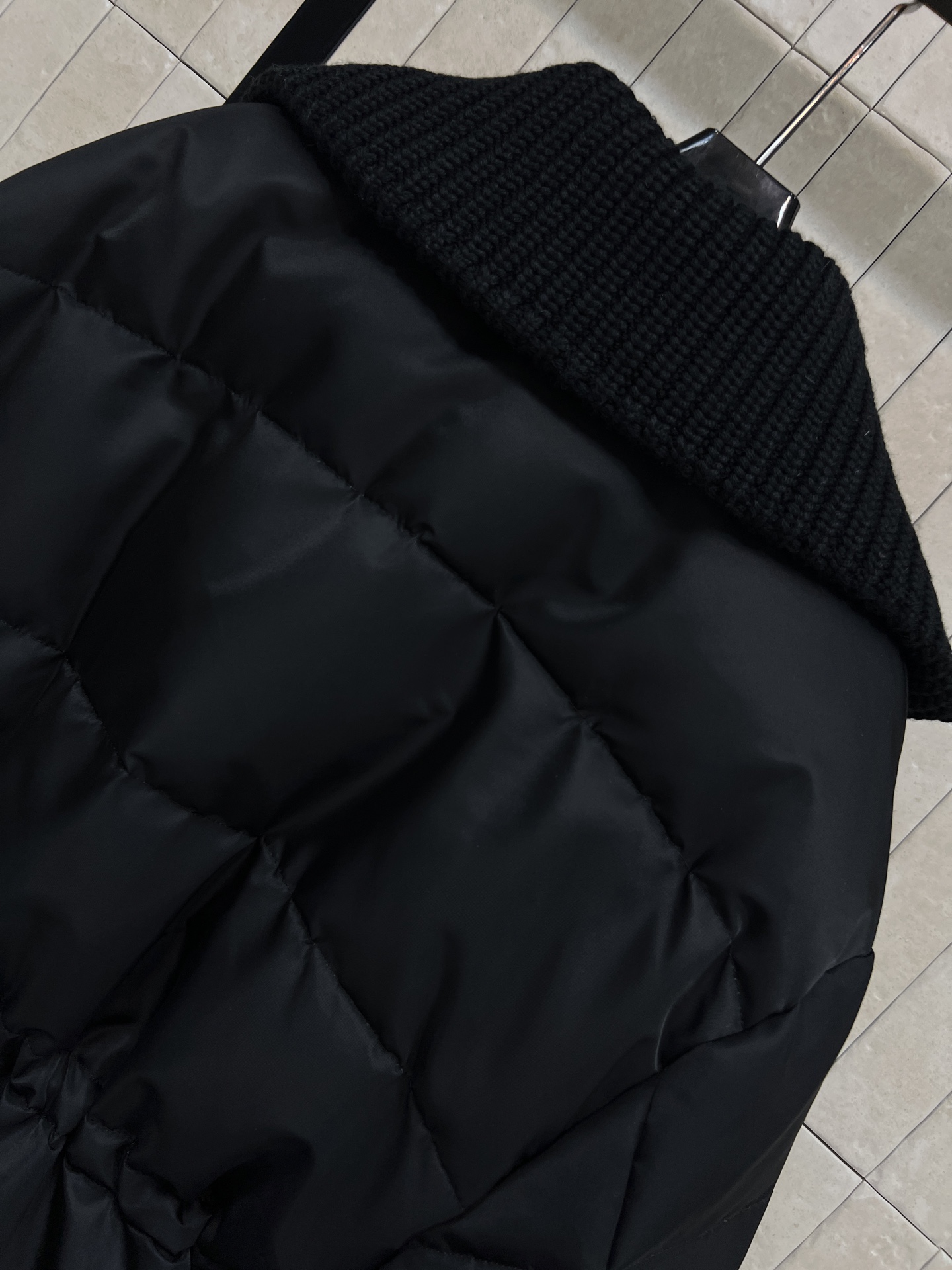 G家 25秋冬新款 针织领抽绳羽绒服 针织螺纹领设计超有运动感 细节满分！抽绳腰带可调节廓形 通勤约会都