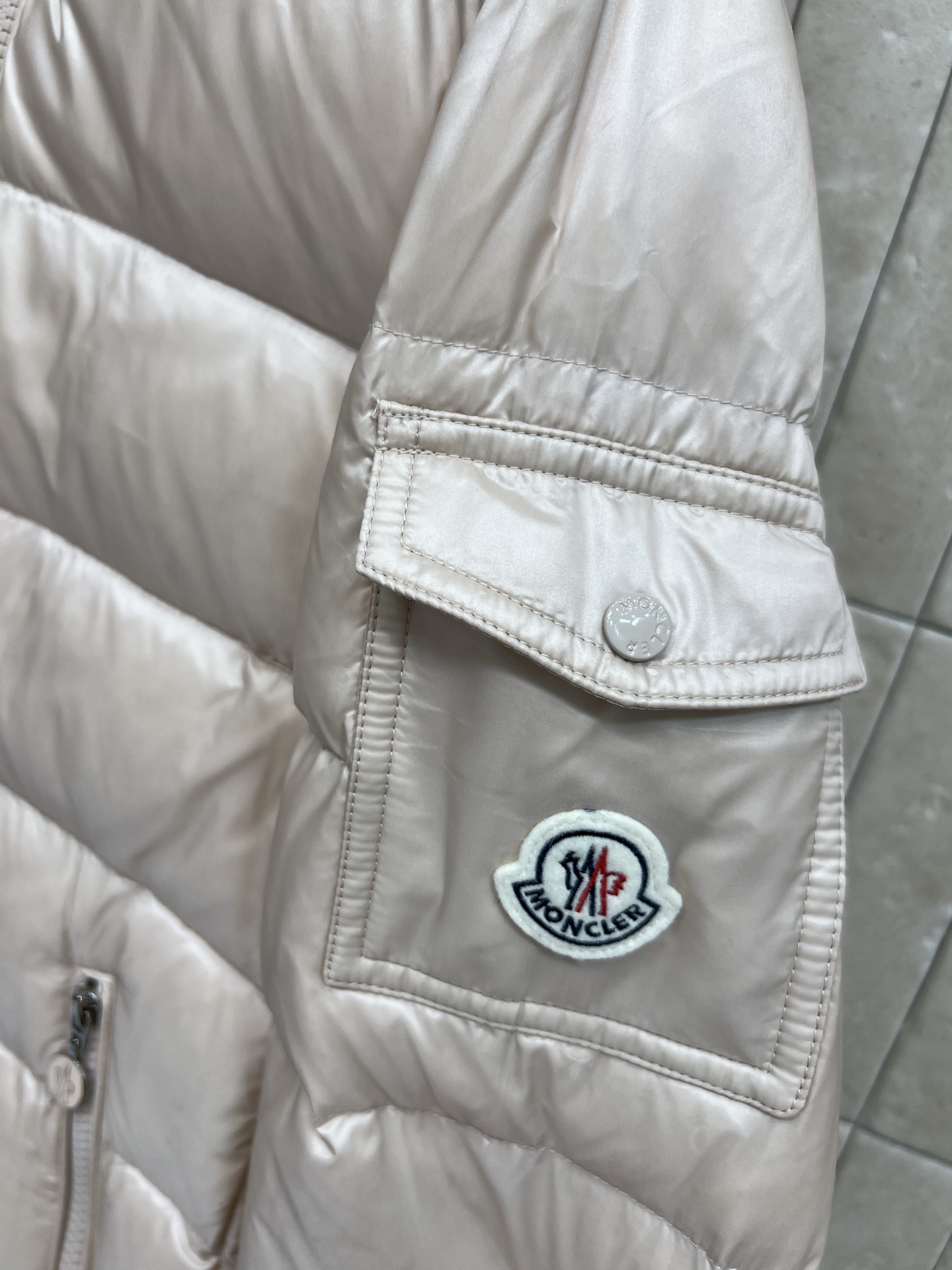 M家 25秋冬新款 连帽修身羽绒服 连帽修身收腰设计细节 轻松拿捏小蛮腰 分割身材比例 显瘦显高绝绝子 