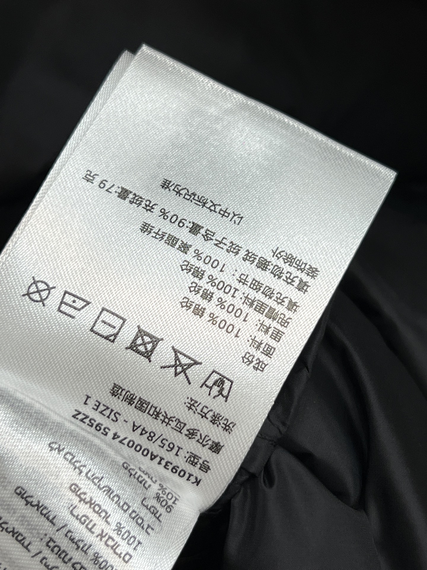 M家 25秋冬新款 连帽修身羽绒服 连帽修身收腰设计细节 轻松拿捏小蛮腰 分割身材比例 显瘦显高绝绝子 