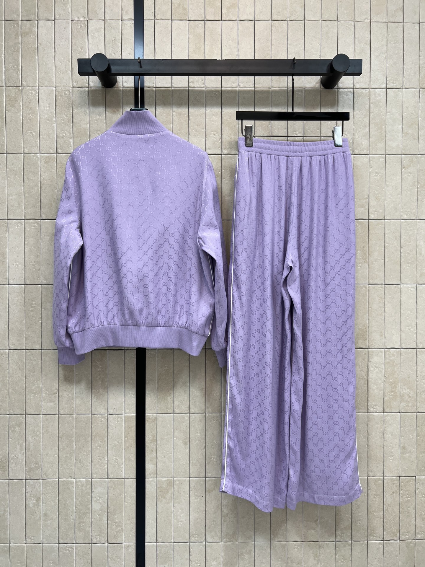 G家 26春夏新款 GG暗纹提花立领外套+高腰阔腿裤 运动风格套装酷帅有型时髦又高级 一套搭配充满青春减