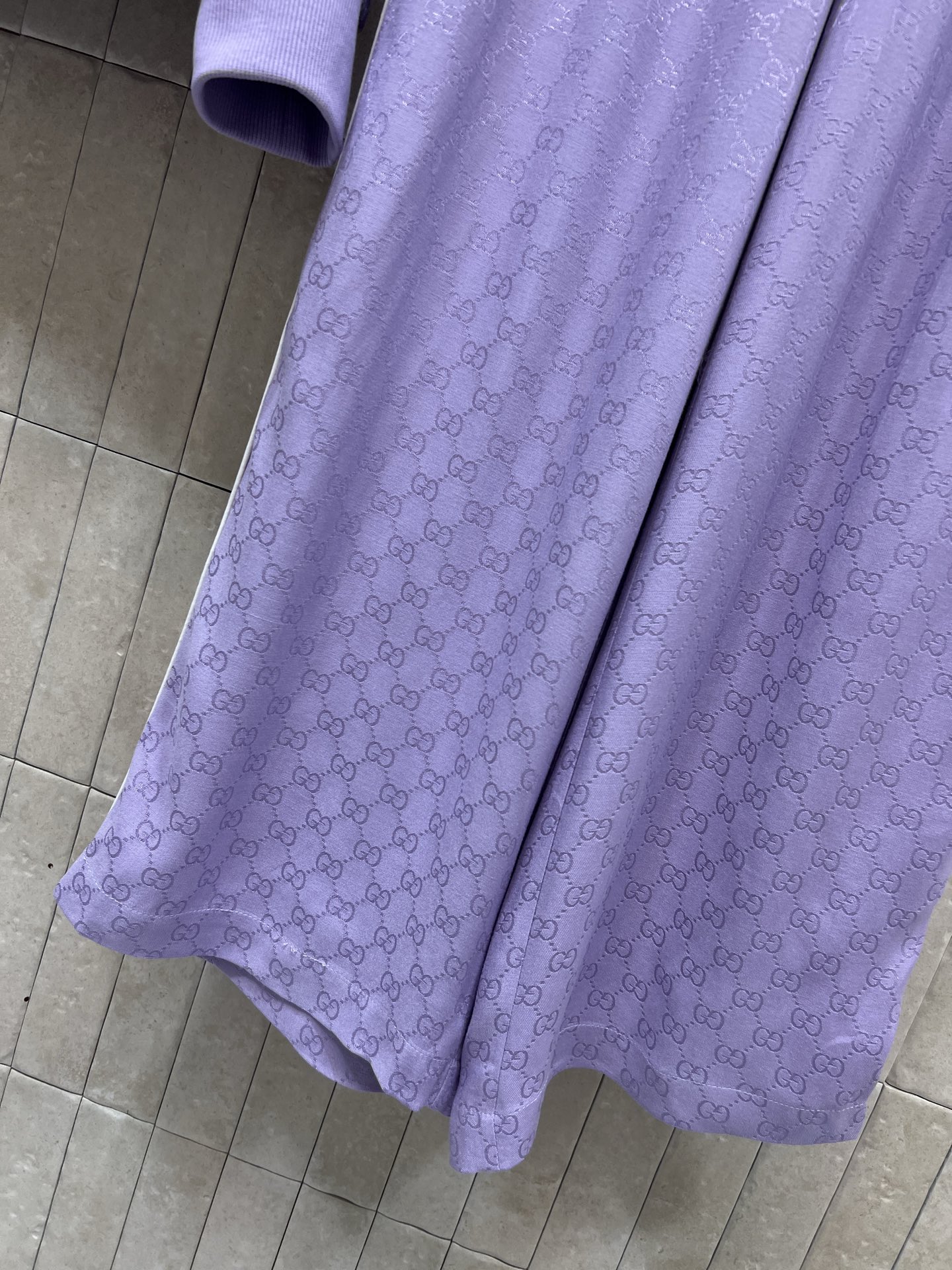 G家 26春夏新款 GG暗纹提花立领外套+高腰阔腿裤 运动风格套装酷帅有型时髦又高级 一套搭配充满青春减