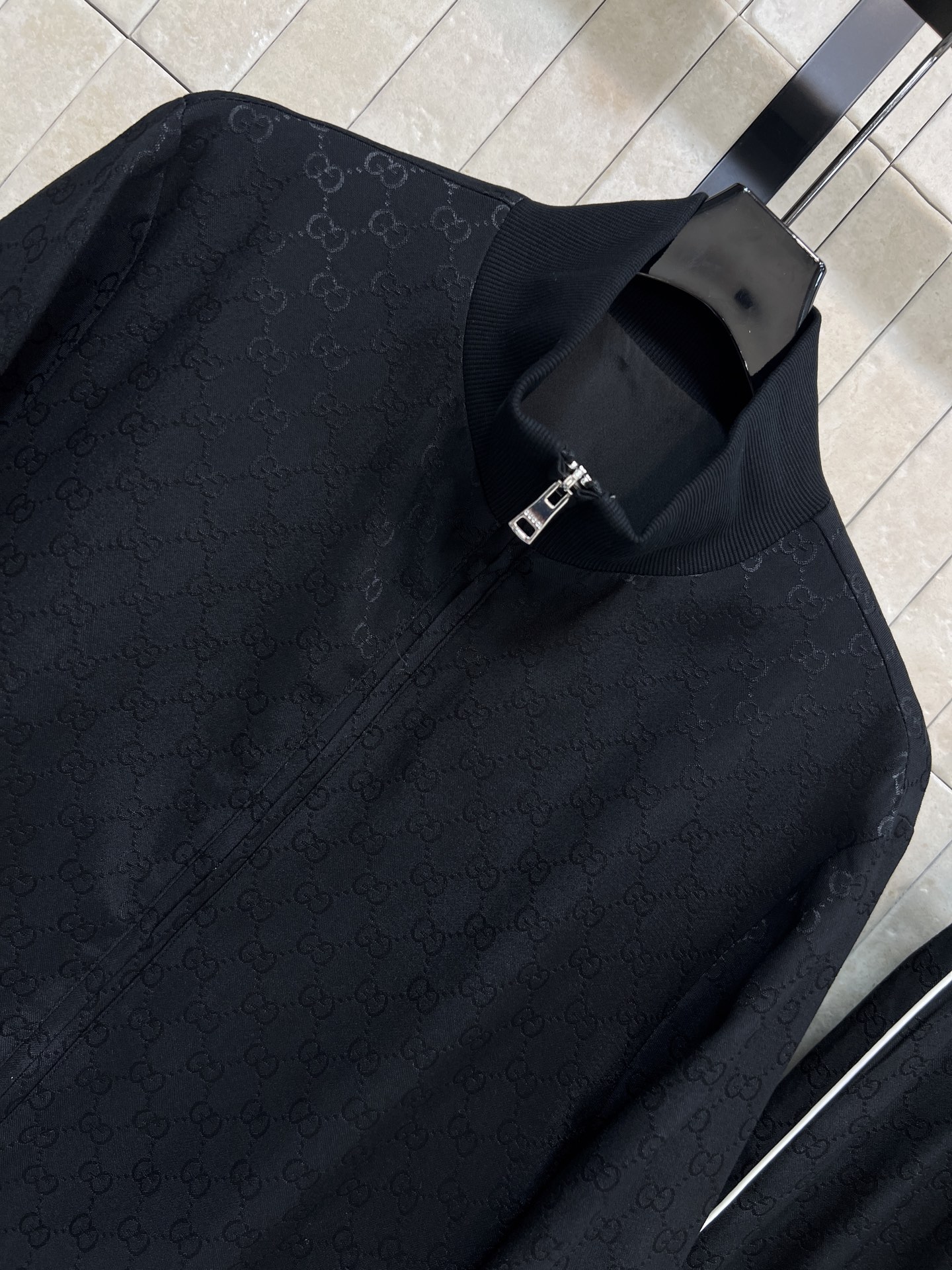 G家 26春夏新款 GG暗纹提花立领外套+高腰阔腿裤 运动风格套装酷帅有型时髦又高级 一套搭配充满青春减