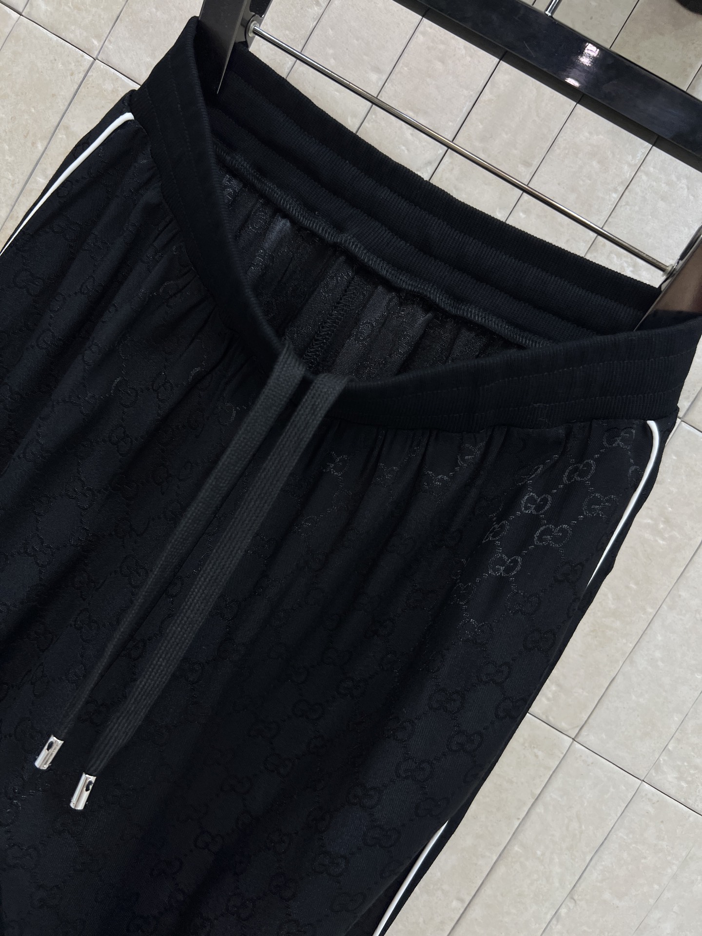 G家 26春夏新款 GG暗纹提花立领外套+高腰阔腿裤 运动风格套装酷帅有型时髦又高级 一套搭配充满青春减