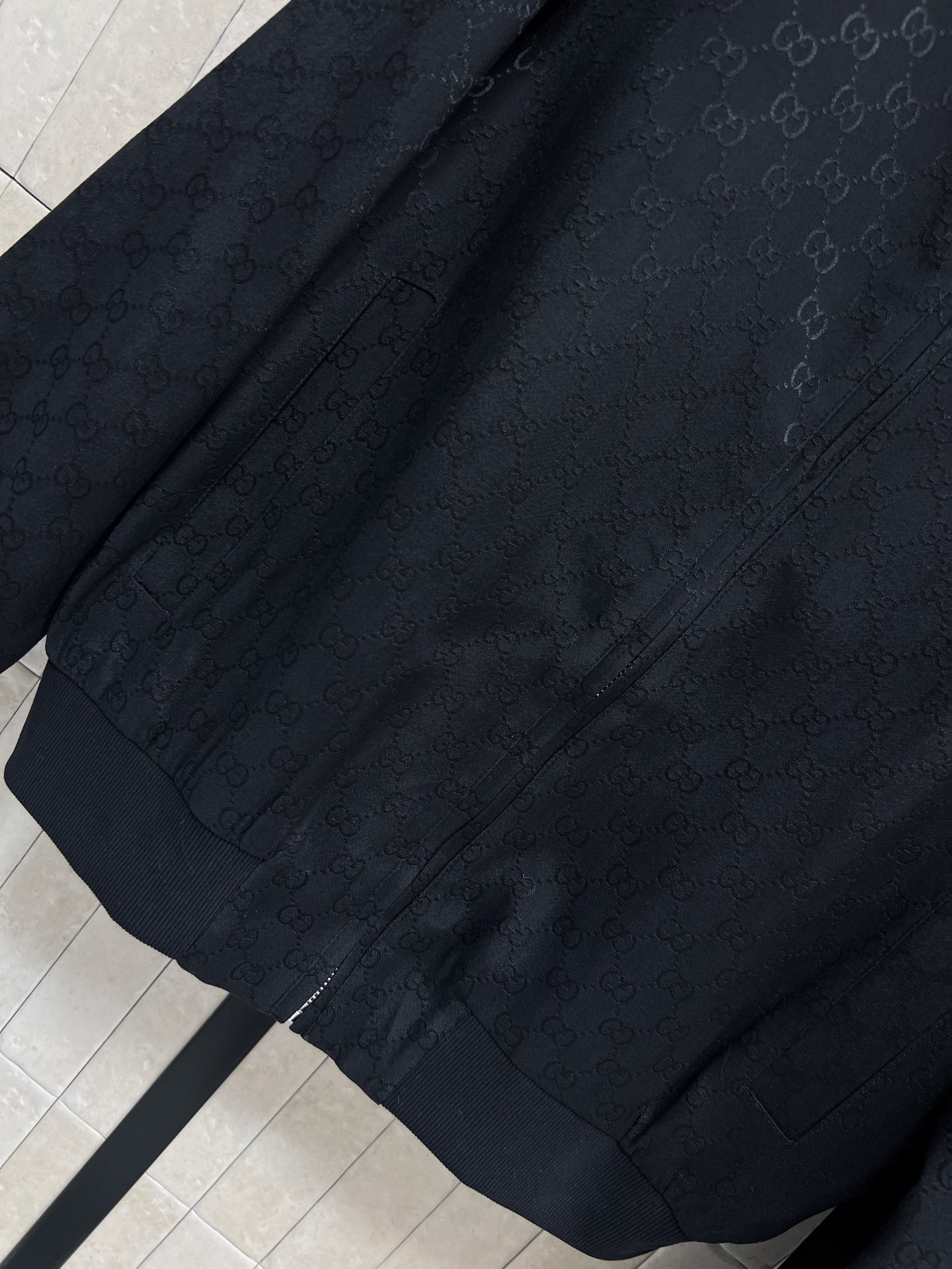 G家 26春夏新款 GG暗纹提花立领外套+高腰阔腿裤 运动风格套装酷帅有型时髦又高级 一套搭配充满青春减