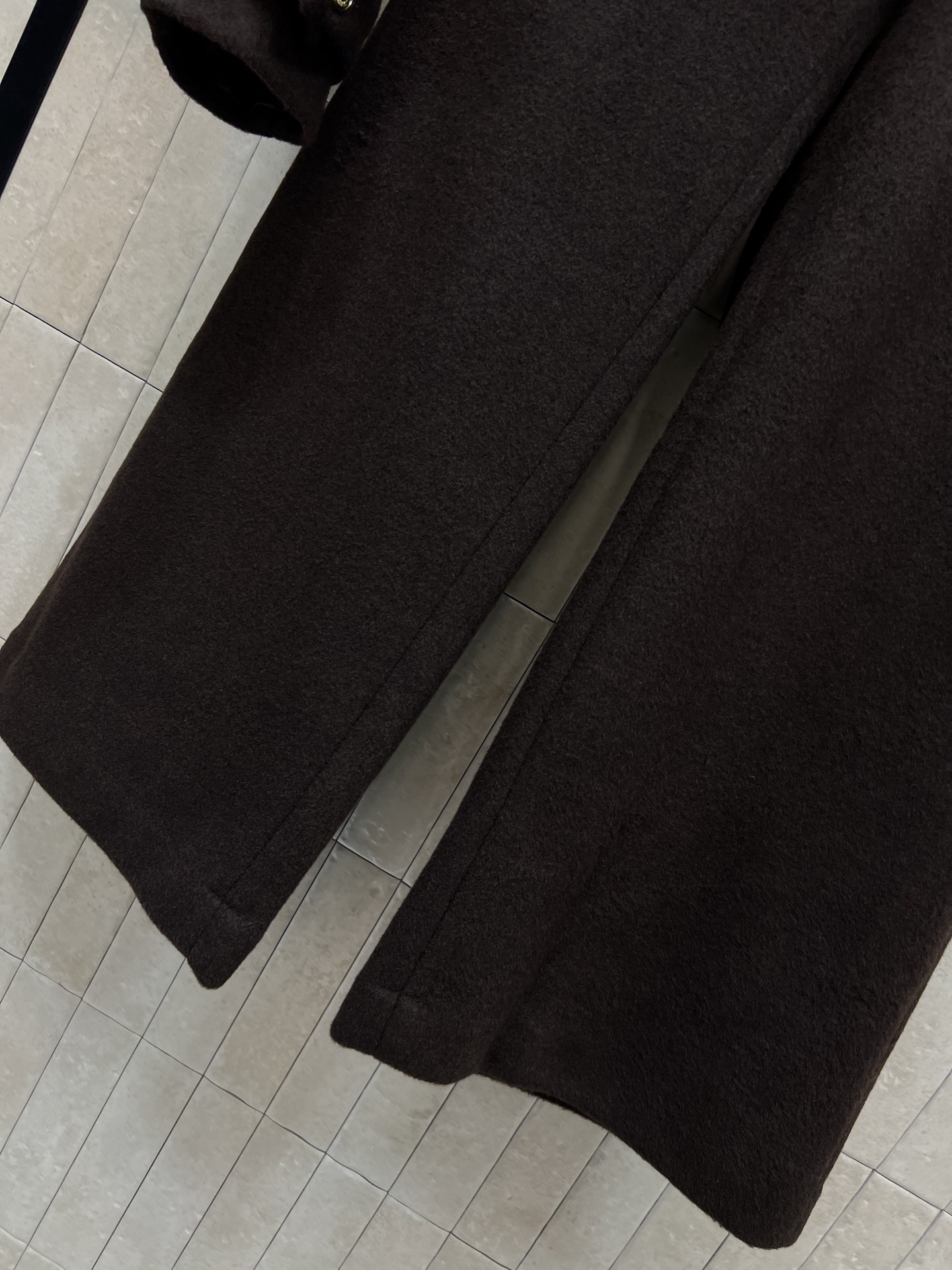 MIU家 25秋冬新款 深棕色羊毛套装 双排扣立领短款外套+高腰阔腿裤 logo金属扣点缀超精致！外套短