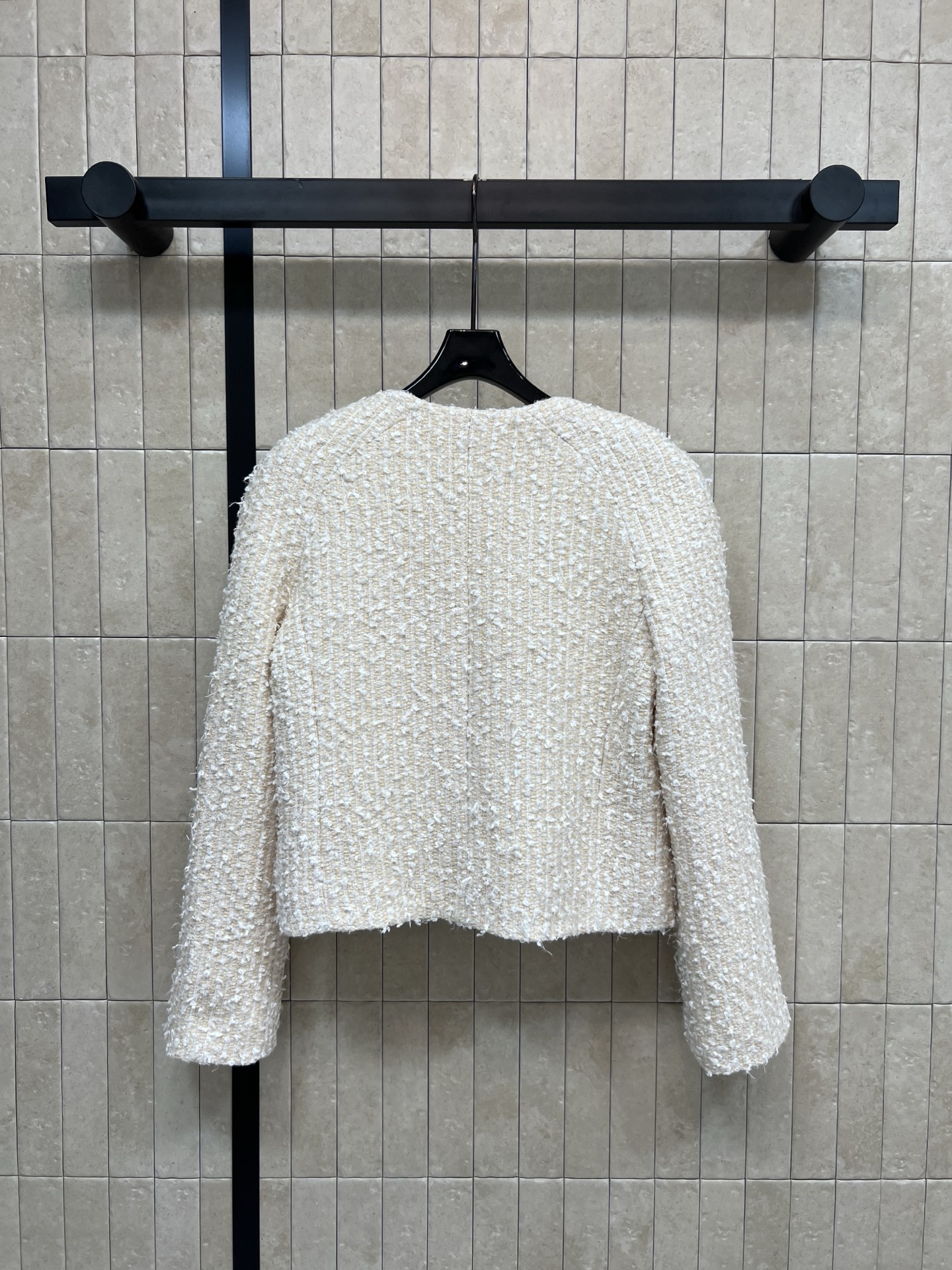 小香家 25秋冬新款 粗花呢圆领短款外套 经典圆领+短款剪裁 优雅复古气质满分 粗花呢材质细腻有质感 搭