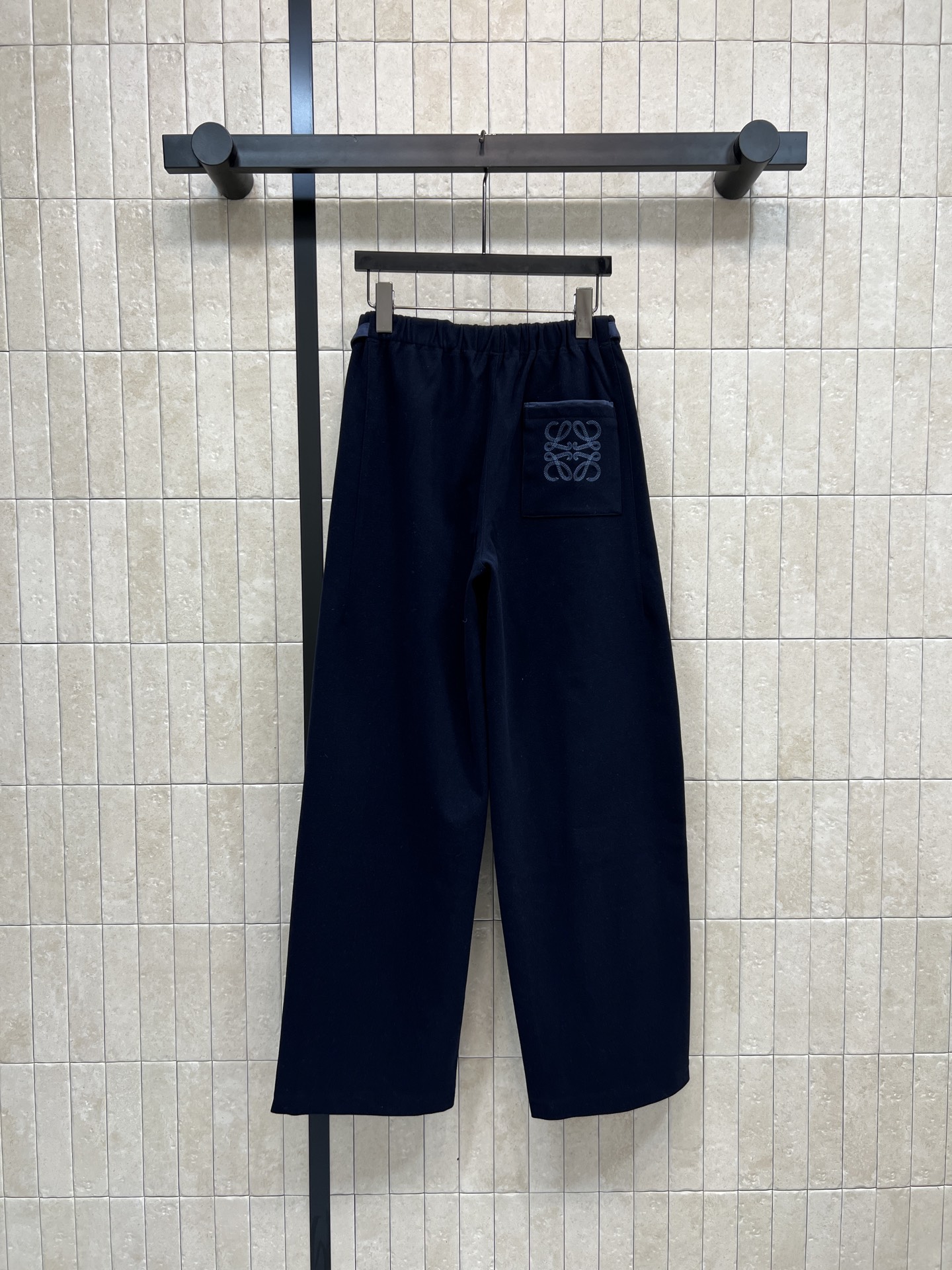 25秋冬新款 高腰抽绳拼接休闲裤 松紧腰拼接丝绒抽绳设计 阔腿休闲裤型 上身随性又百搭显瘦 秋冬搭配大衣