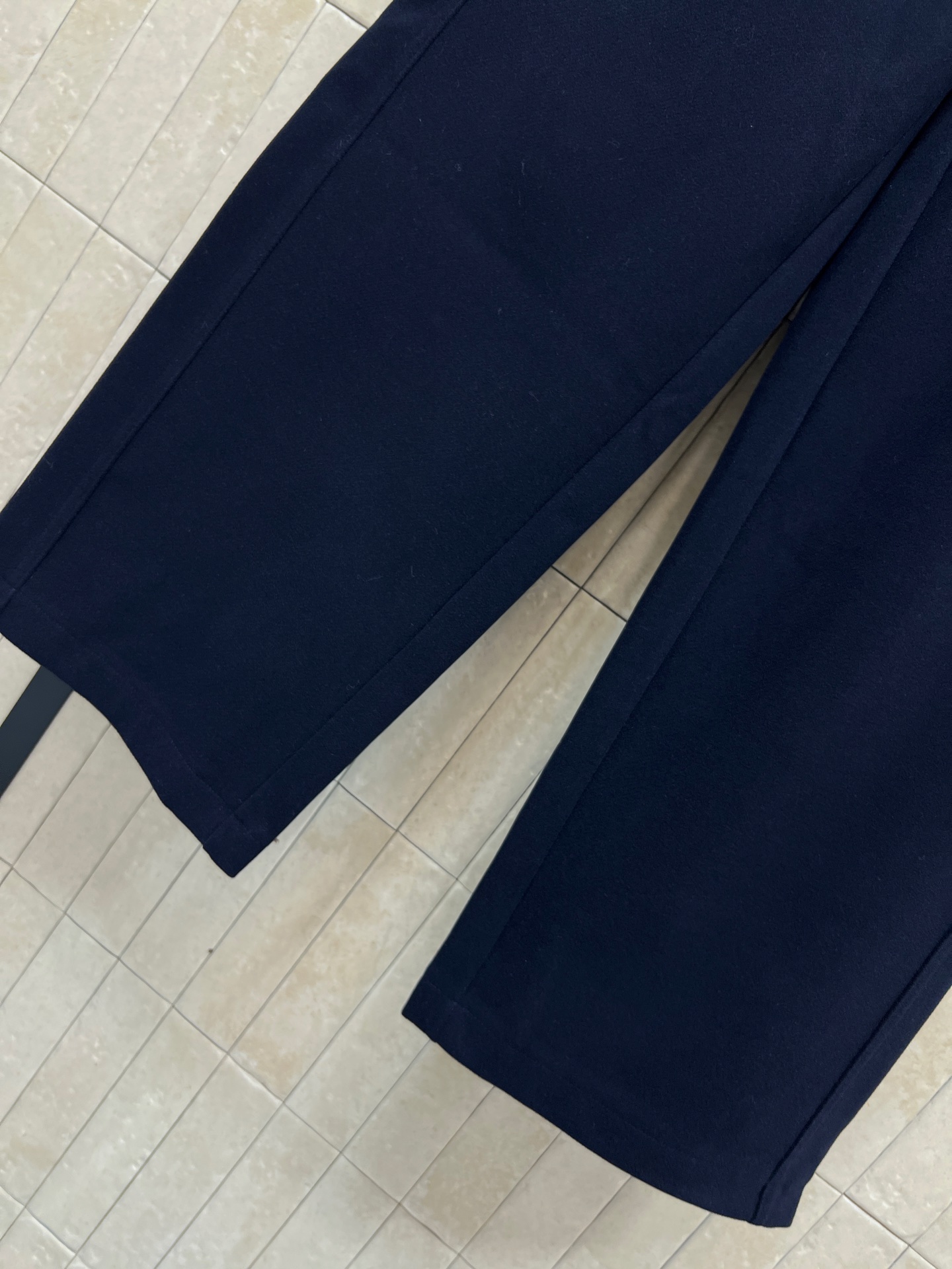 25秋冬新款 高腰抽绳拼接休闲裤 松紧腰拼接丝绒抽绳设计 阔腿休闲裤型 上身随性又百搭显瘦 秋冬搭配大衣