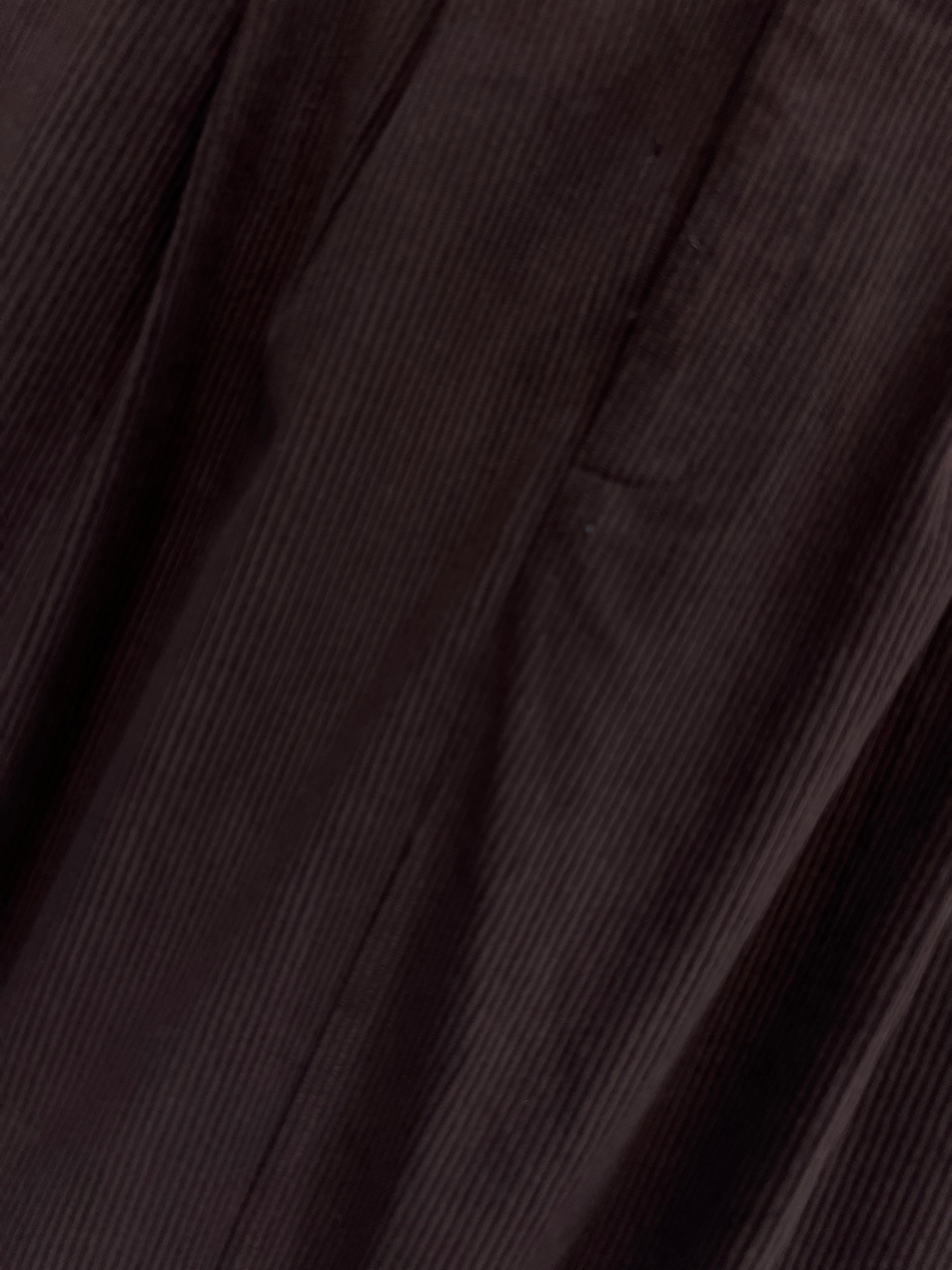 PD家 25秋冬新款 三角标灯芯绒半身裙 高腰直筒半身裙 一秒显出大长腿 后面口袋经典三角标装饰 灯芯绒