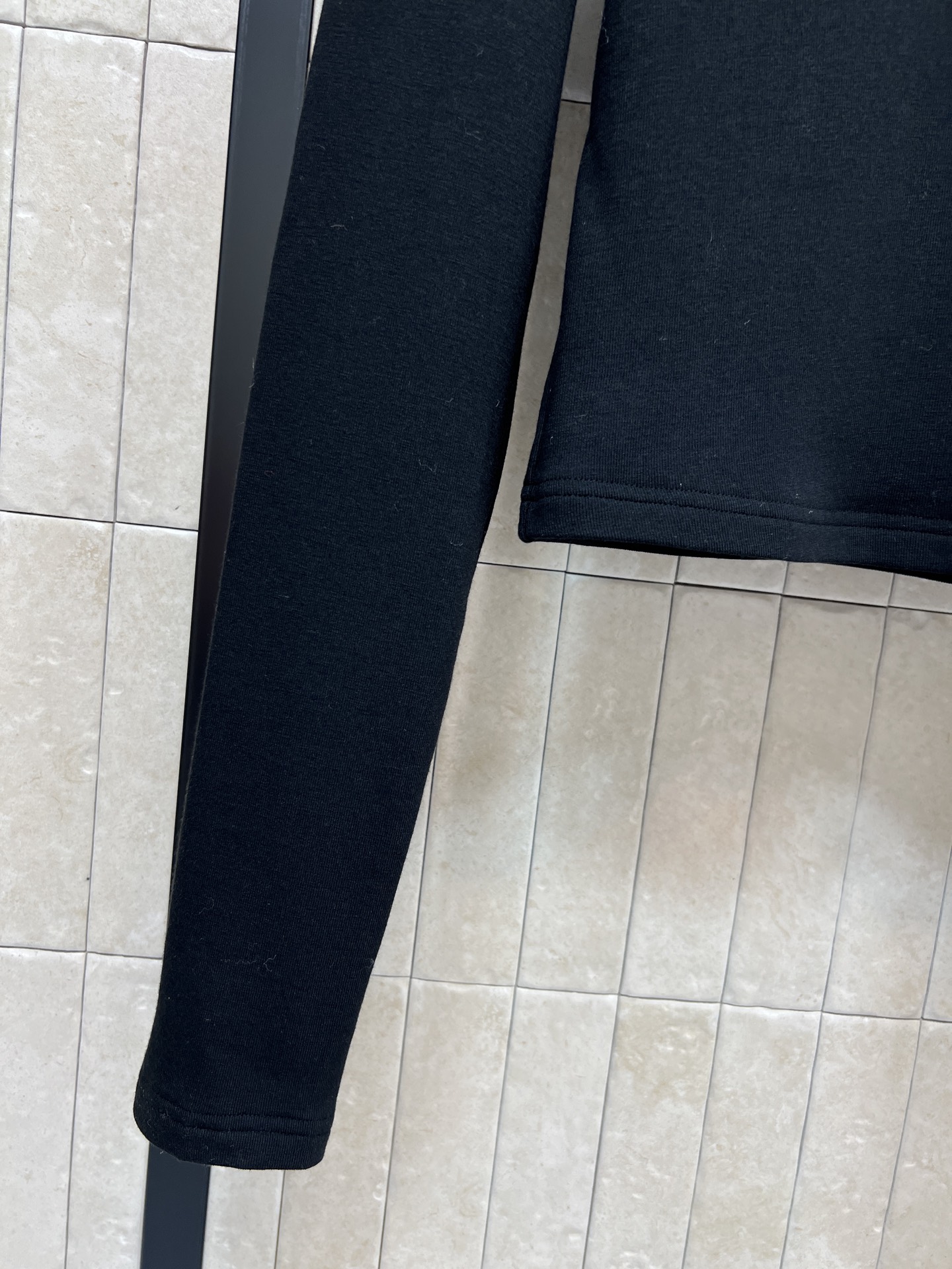 MIU家 25秋冬新款 高领短款打底衫 短款版型上身轻松分割身材比例显瘦显高简直绝了 修身版型轻松穿出辣