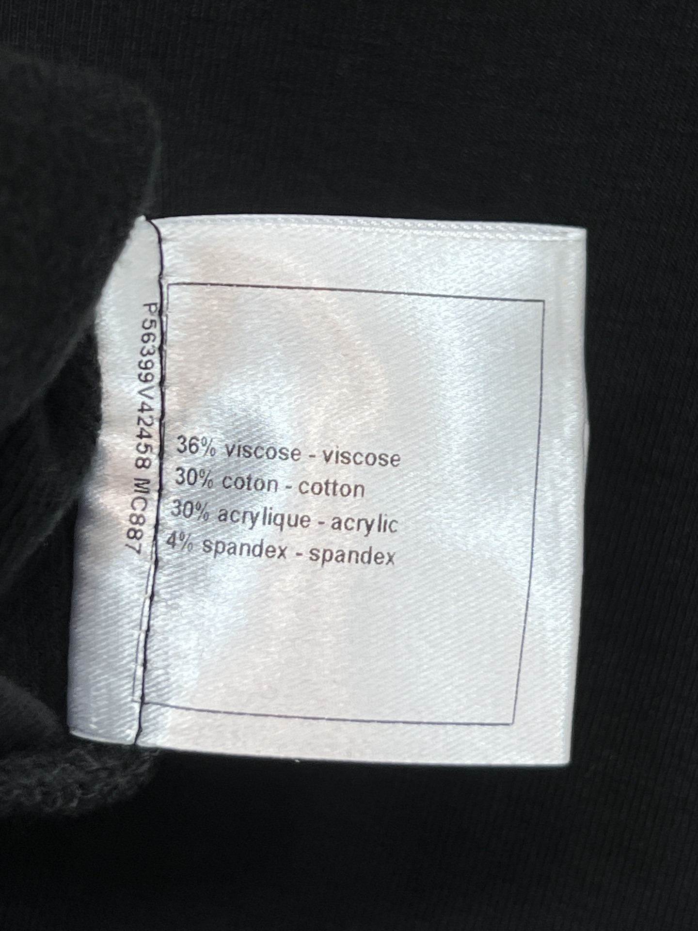 小香家 25秋冬新款 高领短款打底衫 短款版型上身轻松分割身材比例显瘦显高简直绝了 修身版型轻松穿出辣妹