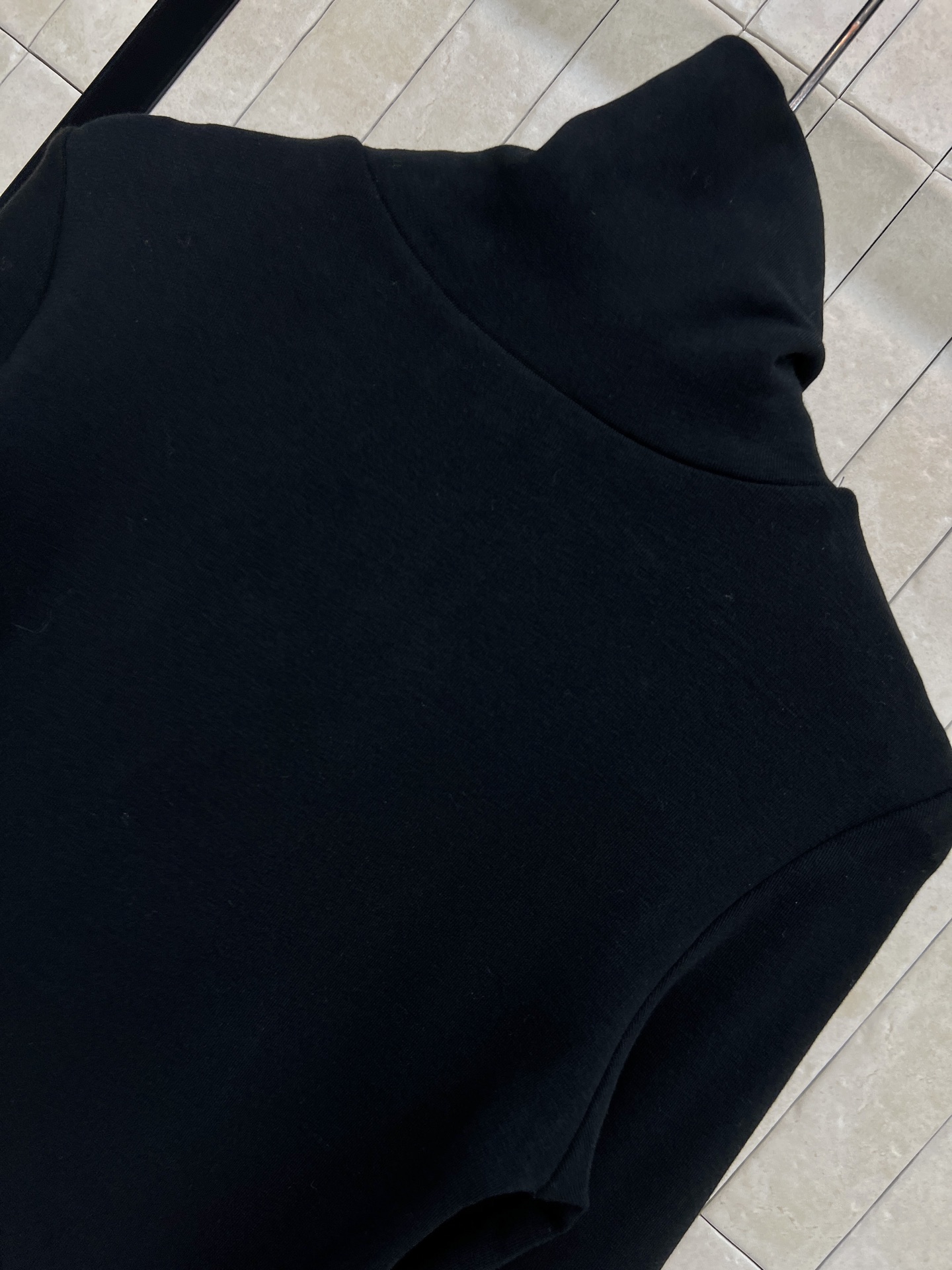 小香家 25秋冬新款 高领短款打底衫 短款版型上身轻松分割身材比例显瘦显高简直绝了 修身版型轻松穿出辣妹