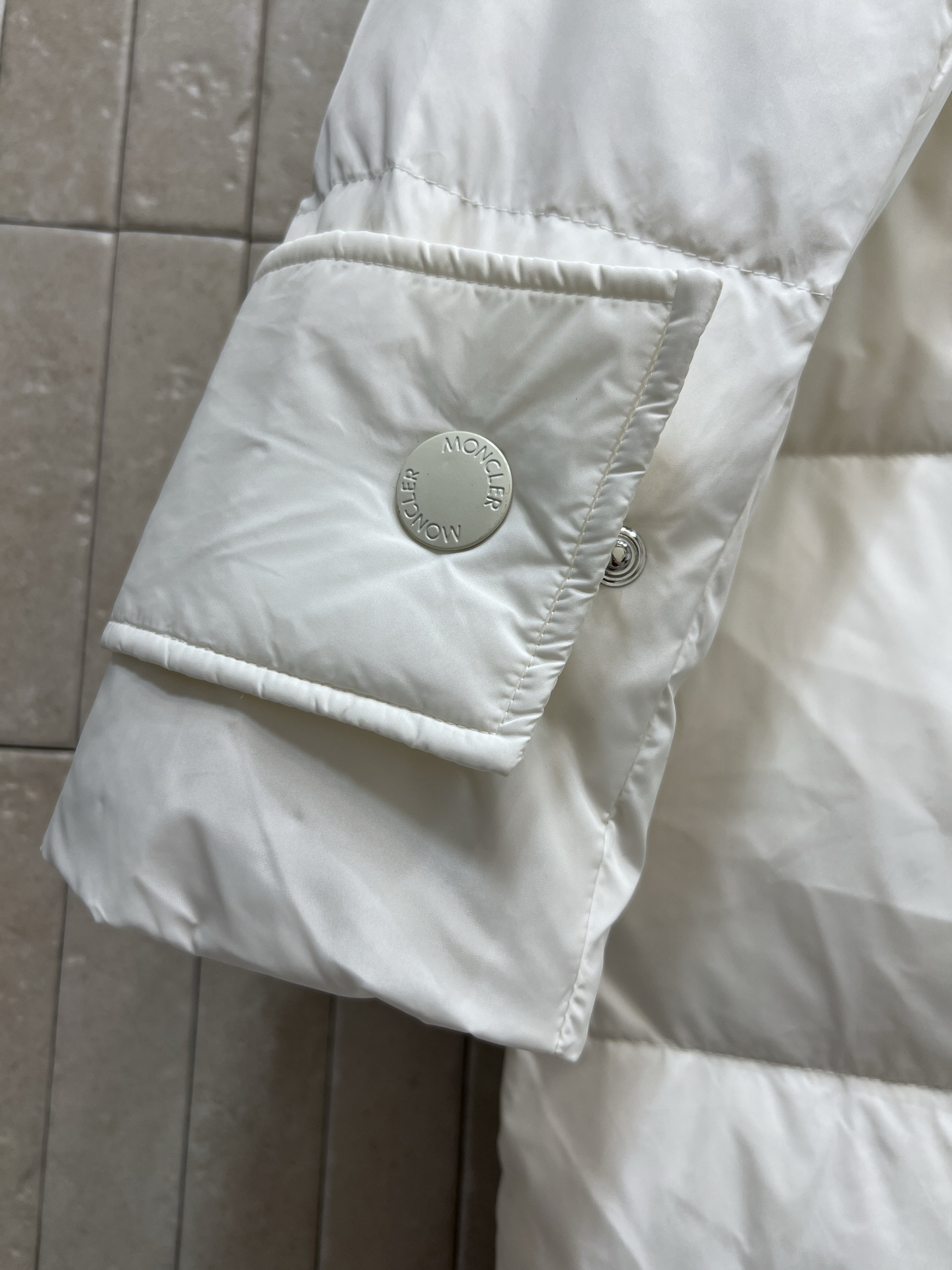 M家 25秋冬新款 毛领连帽立领长款羽绒服 可拆卸连帽内胆设计+狐狸毛领 奢华感满满！国标90绒填充 轻