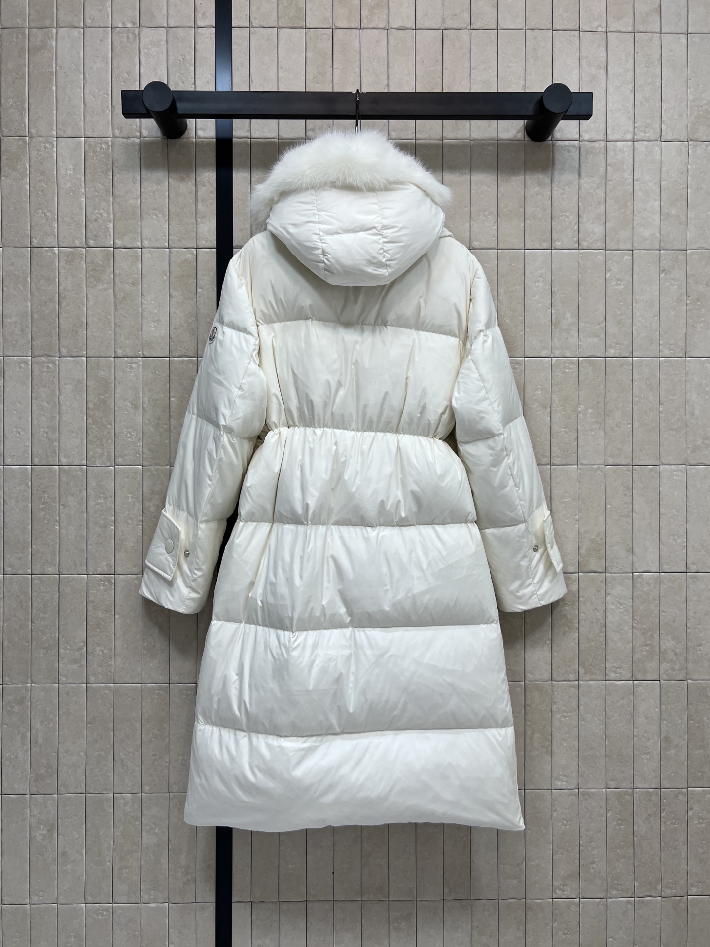 M家 25秋冬新款 毛领连帽立领长款羽绒服 可拆卸连帽内胆设计+狐狸毛领 奢华感满满！国标90绒填充 轻