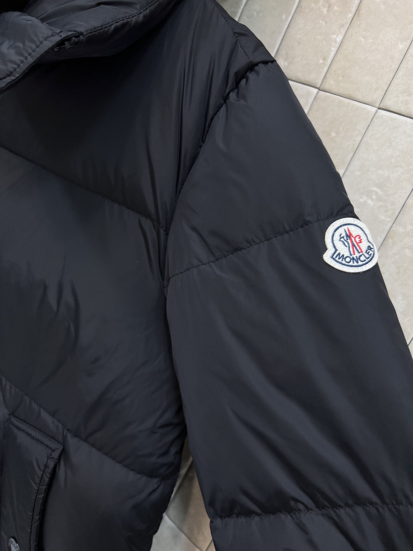 M家 25秋冬新款 毛领连帽立领长款羽绒服 可拆卸连帽内胆设计+狐狸毛领 奢华感满满！国标90绒填充 轻