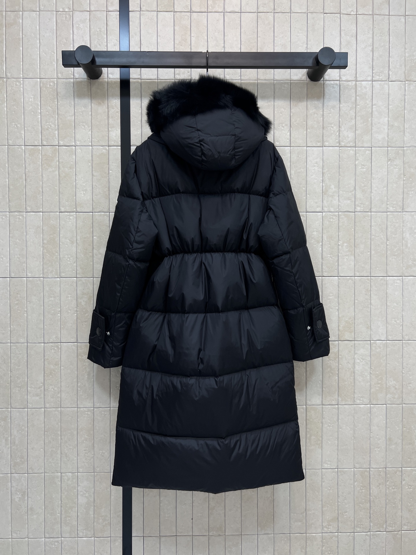 M家 25秋冬新款 毛领连帽立领长款羽绒服 可拆卸连帽内胆设计+狐狸毛领 奢华感满满！国标90绒填充 轻