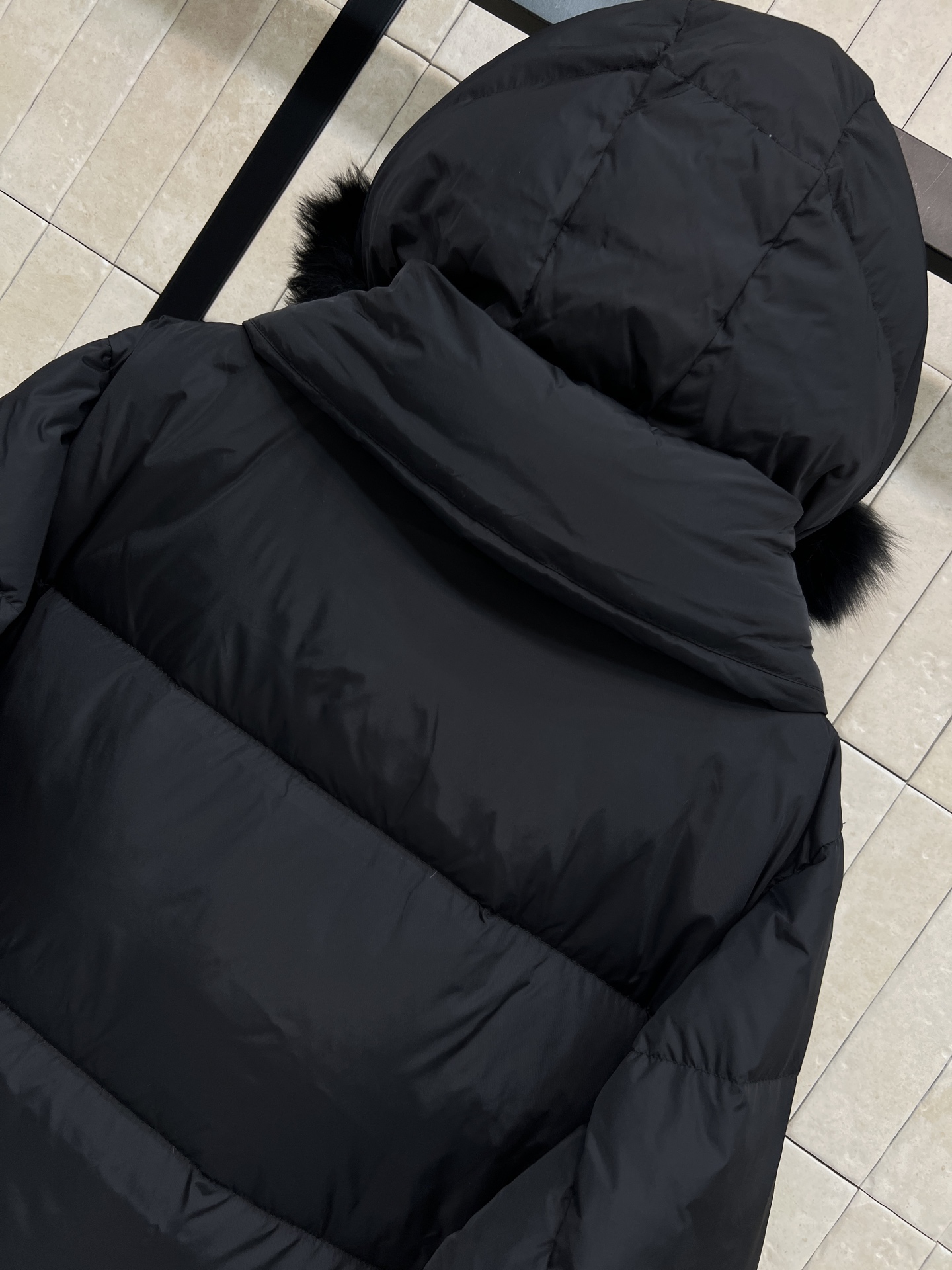 M家 25秋冬新款 毛领连帽立领长款羽绒服 可拆卸连帽内胆设计+狐狸毛领 奢华感满满！国标90绒填充 轻