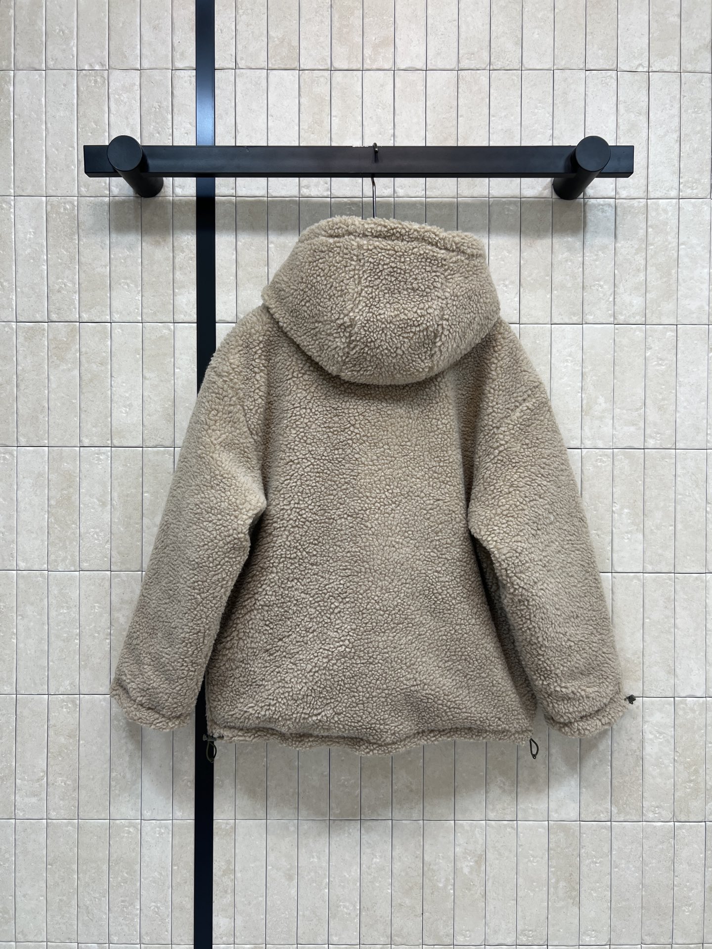 MIU 家 25秋冬新款 羊羔毛连帽羽绒服 外层羊羔毛+内里国标90白鹅绒填充 保暖力满分！灵活百搭 男