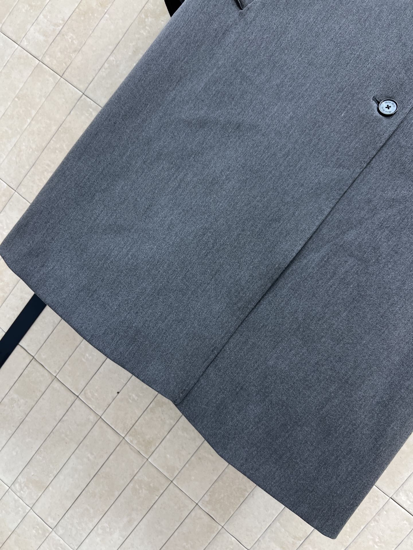 MIU家 25秋冬新款 深灰色拼接假两件西装大衣 袖口+翻领拼接深棕色螺纹假两件设计 层次感满满 Ove