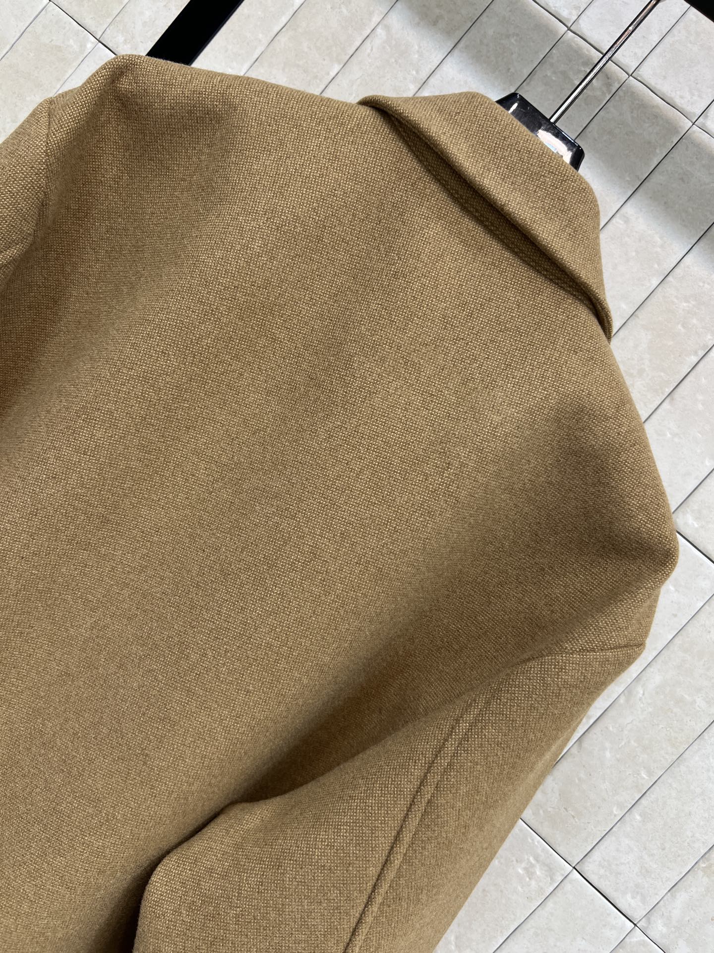 MIU家 25秋冬新款 翻领毛呢飞行员夹克外套 翻领宽松版型干练帅气 刺绣字母Logo点缀 时髦又高级 