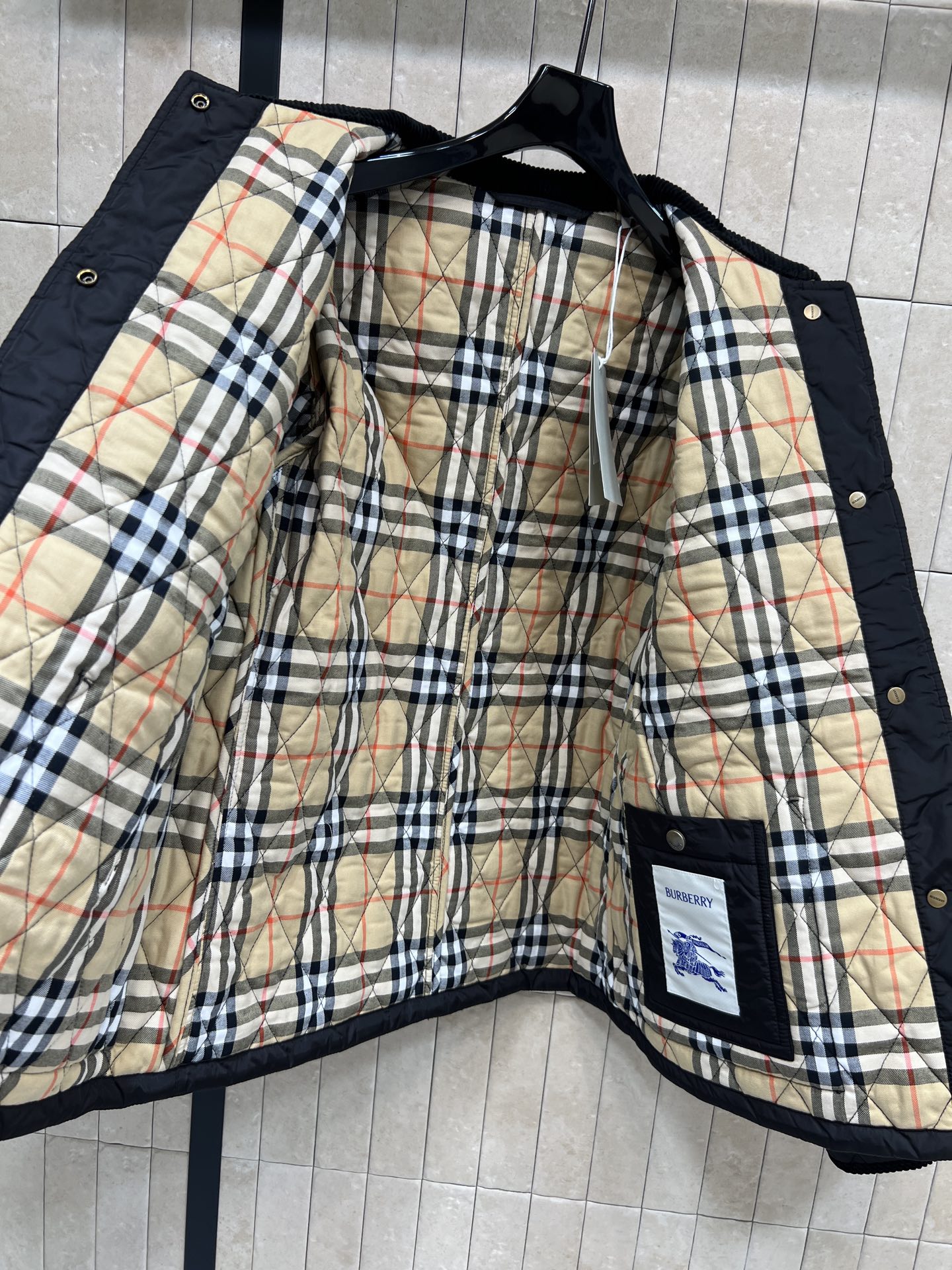 BUR 25秋冬新款 灯芯绒翻领拼接衍缝格子夹棉外套 亮眼装饰灯芯绒衣领 进口机器衍缝对格工艺 小棉服上