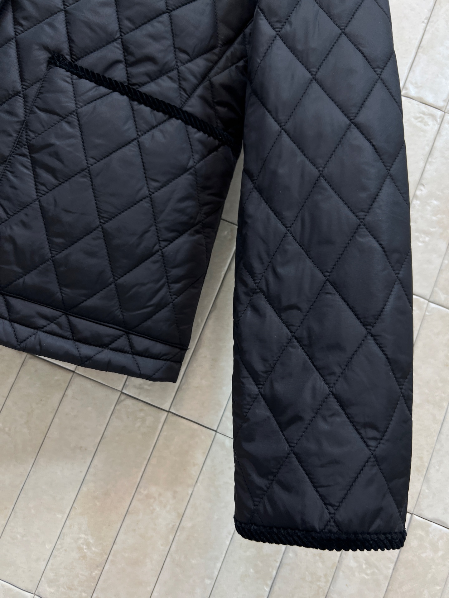 BUR 25秋冬新款 灯芯绒翻领拼接衍缝格子夹棉外套 亮眼装饰灯芯绒衣领 进口机器衍缝对格工艺 小棉服上