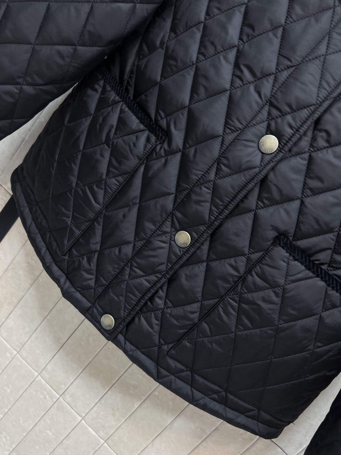 BUR 25秋冬新款 灯芯绒翻领拼接衍缝格子夹棉外套 亮眼装饰灯芯绒衣领 进口机器衍缝对格工艺 小棉服上