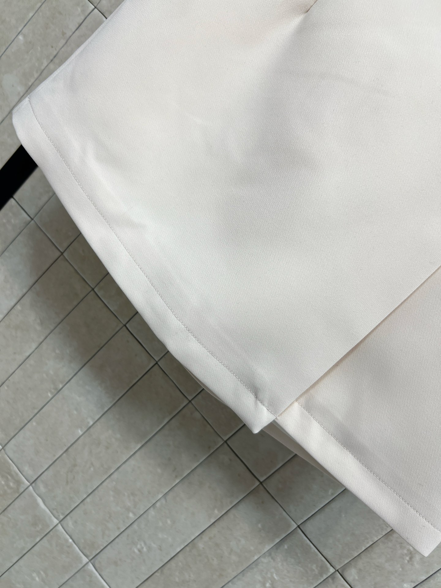 D家 26春夏新款 水粉色搭片西装短裤裙 经典CD珍珠扣搭片设计 高腰A字版型遮肉显瘦绝绝子 上身立马拖