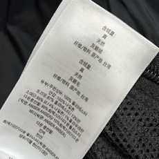 BUR家 25冬装新款 格纹连帽立领两穿羽绒服 袖子可拆卸 轻松变身马甲 两个风种自由切换 超百搭!灰鹅 BUR家 25冬装新款 格纹连帽立领两穿羽绒服 袖子可拆卸 轻松变身马甲 两个风种自由切换 超百搭!灰鹅