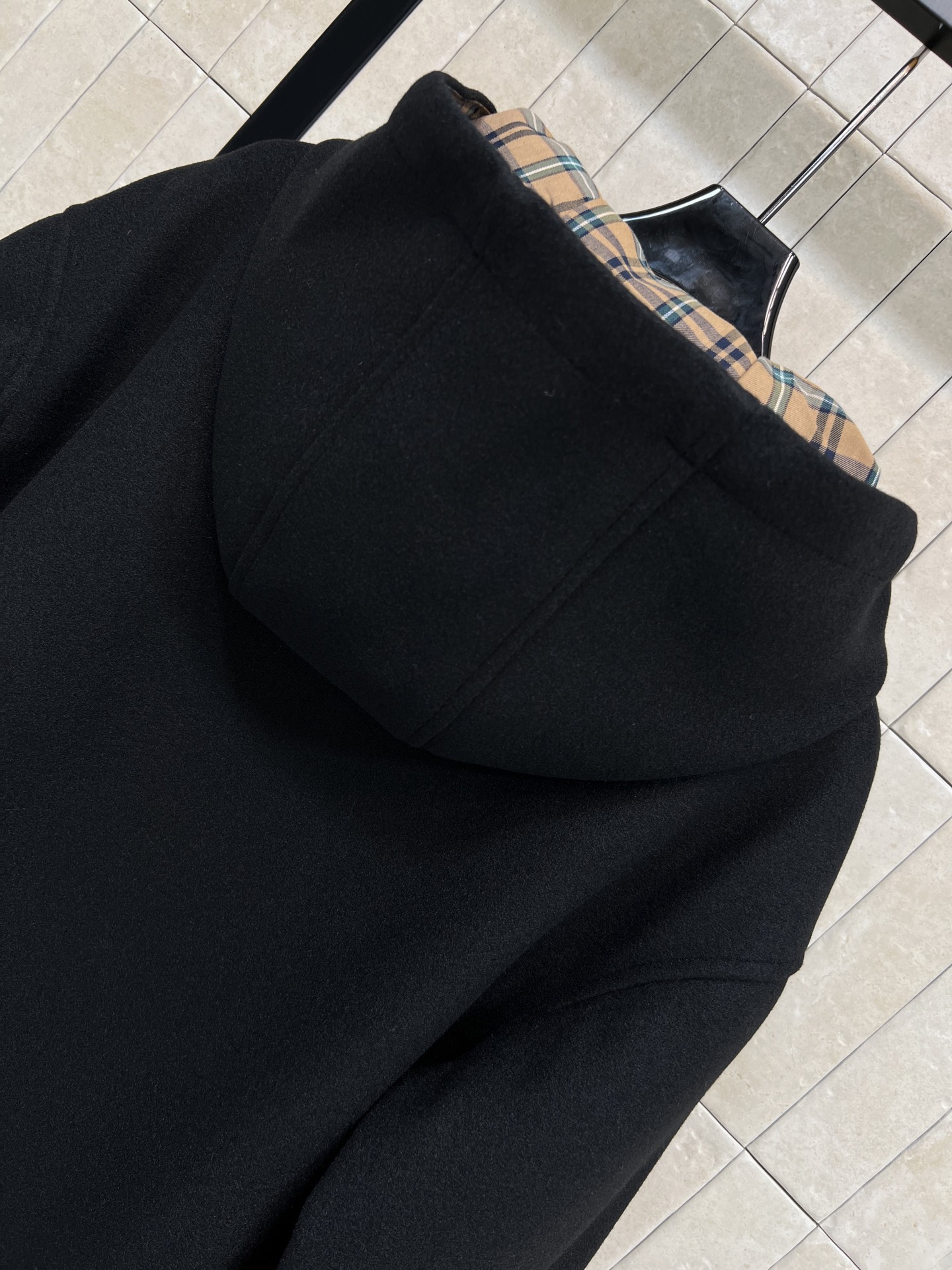 MIU家 25秋冬新款 连帽大衣 版型挺括有型 高品质羊毛材质 保暖力满分 秋冬穿超合适涨 帽子内衬经典