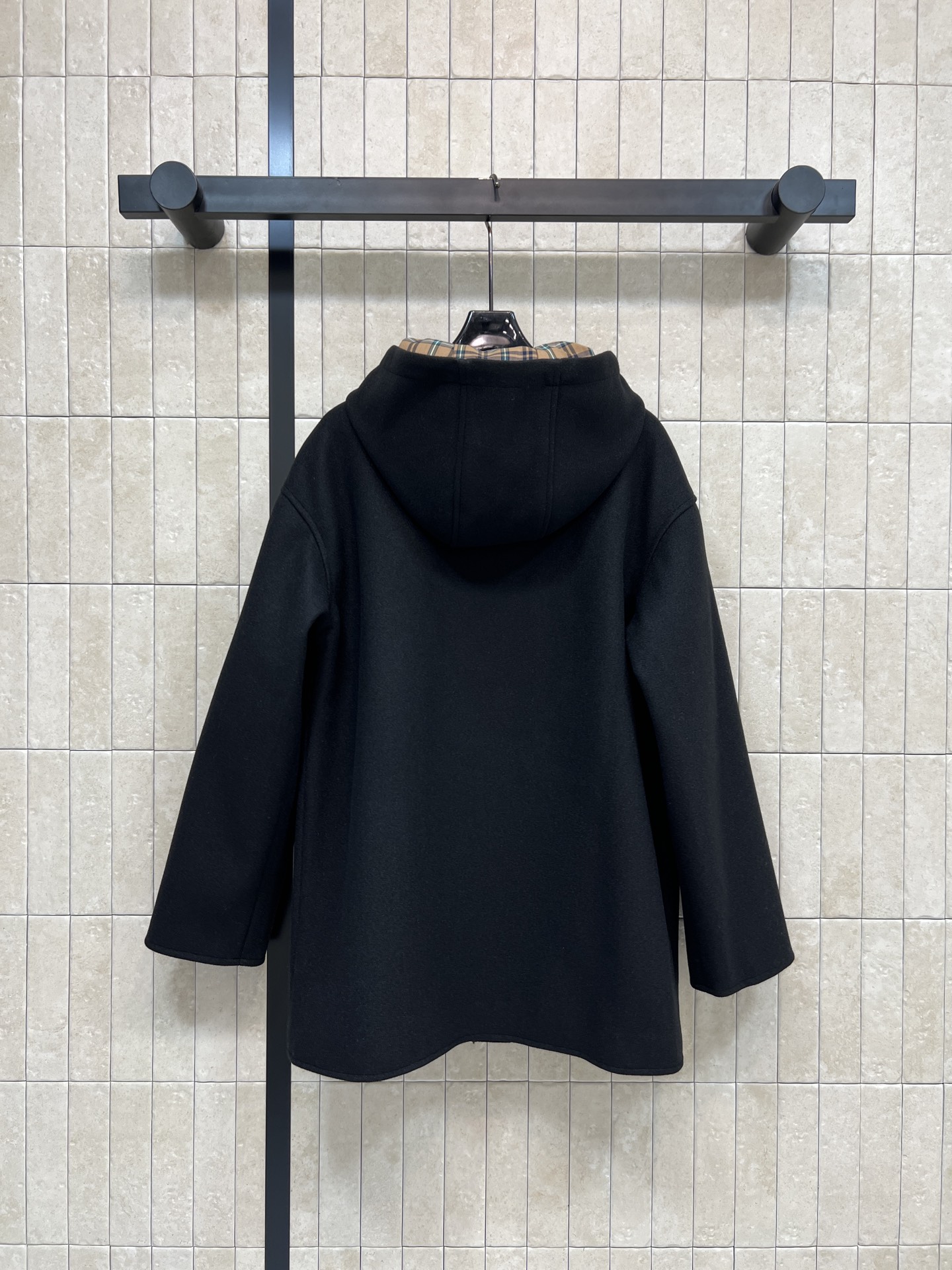 MIU家 25秋冬新款 连帽大衣 版型挺括有型 高品质羊毛材质 保暖力满分 秋冬穿超合适涨 帽子内衬经典