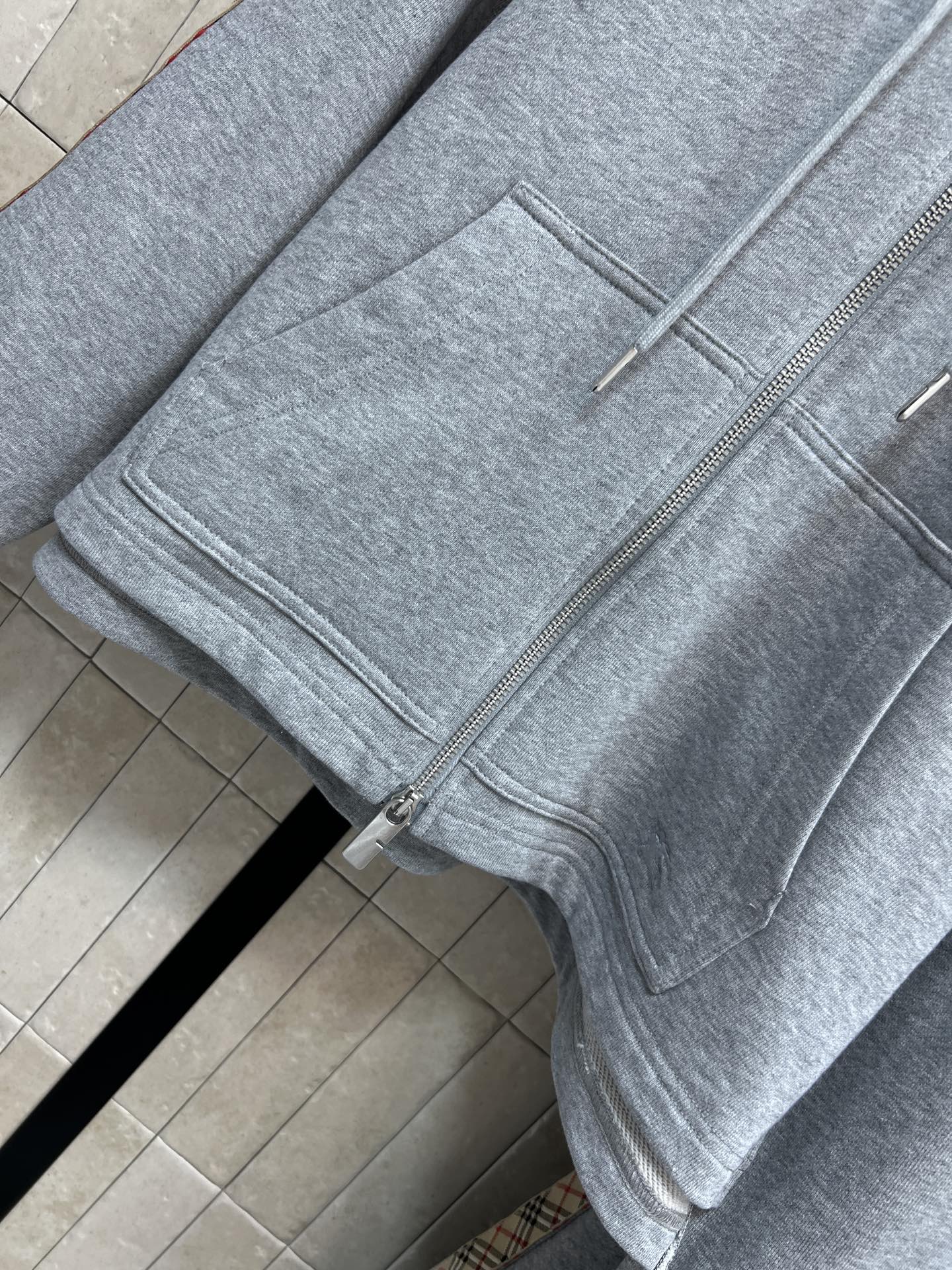 BUR家 25秋冬新款 格纹拼接休闲套装 连帽卫衣+高腰休闲裤 一套搭配上身帅气又时尚休闲 经典的版型百