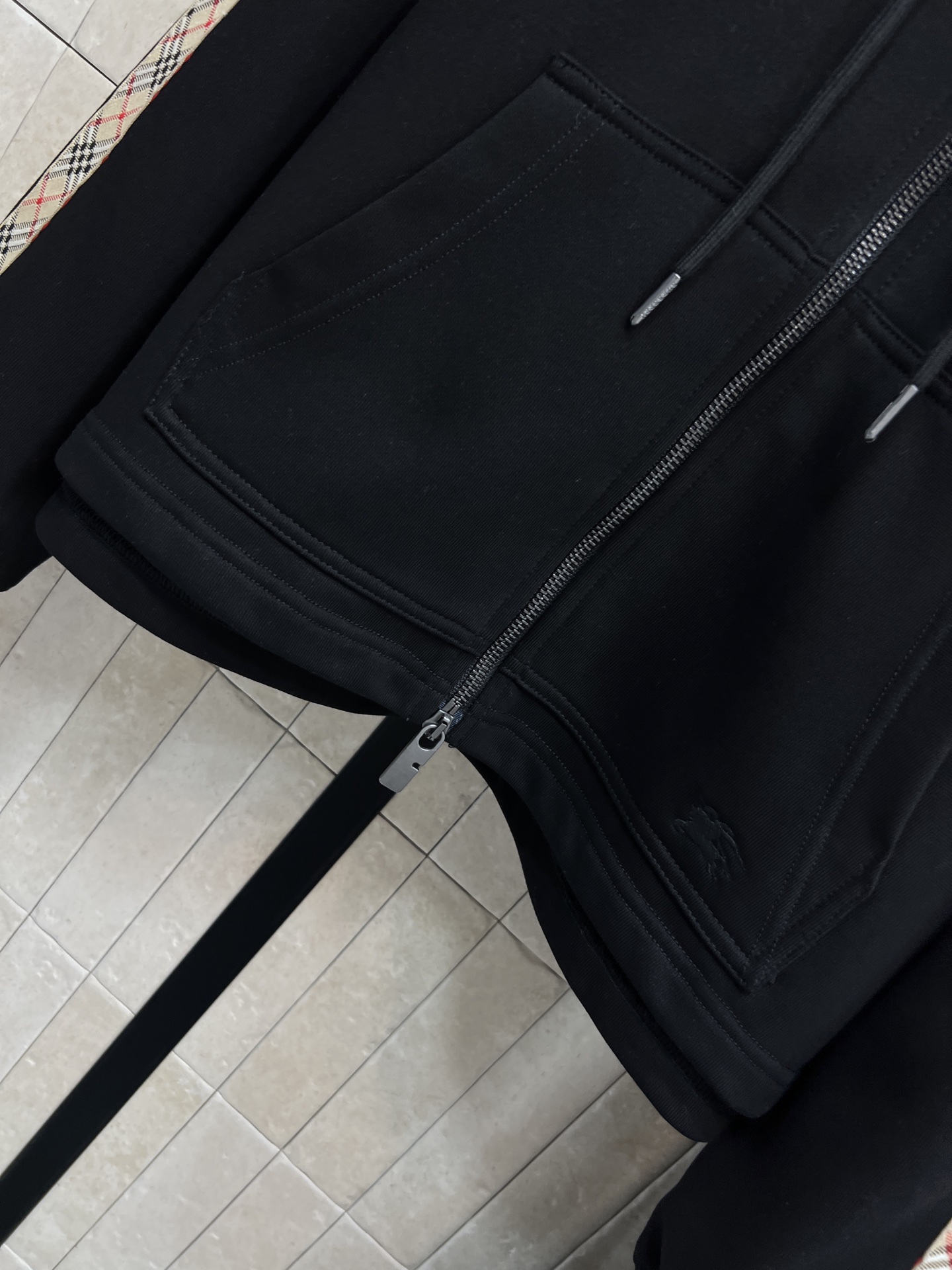 BUR家 25秋冬新款 格纹拼接休闲套装 连帽卫衣+高腰休闲裤 一套搭配上身帅气又时尚休闲 经典的版型百