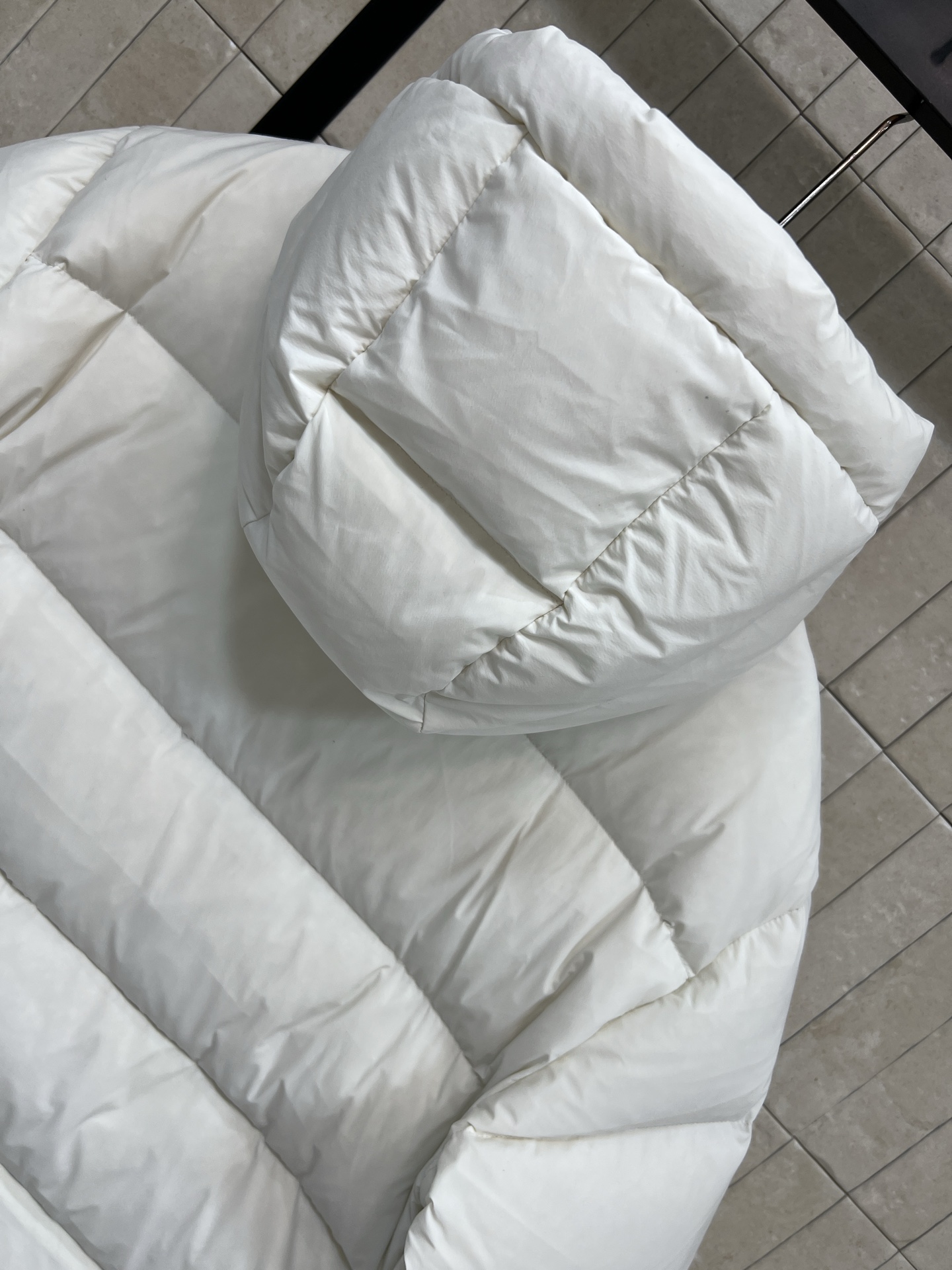 M家 25秋冬新款 连帽中长款羽绒服 宽松H版型显瘦显高随性搭配 国标90白鹅绒填充 保暖力满分！外层防